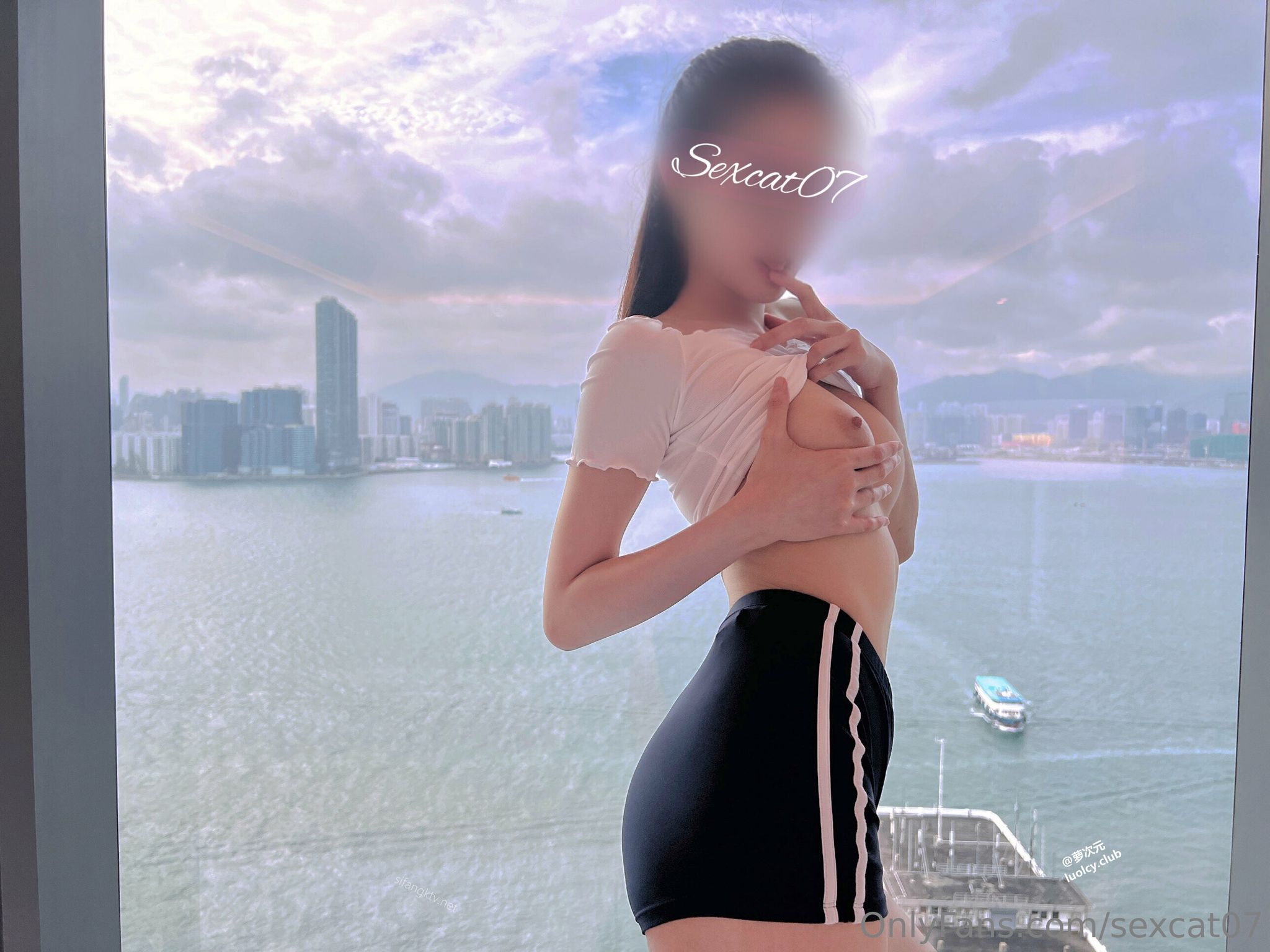 [OtherXXX] Sexcat(性感的猫)： OF究极绿帽骚妻 健身室大乱交混战