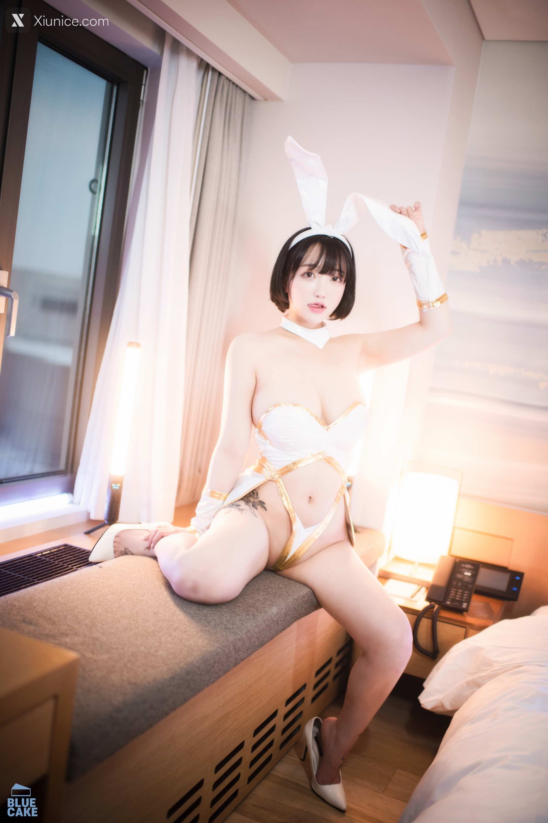 BLUECAKE Son Ye-Eun (손예은) – BunnyLuXXX 4K