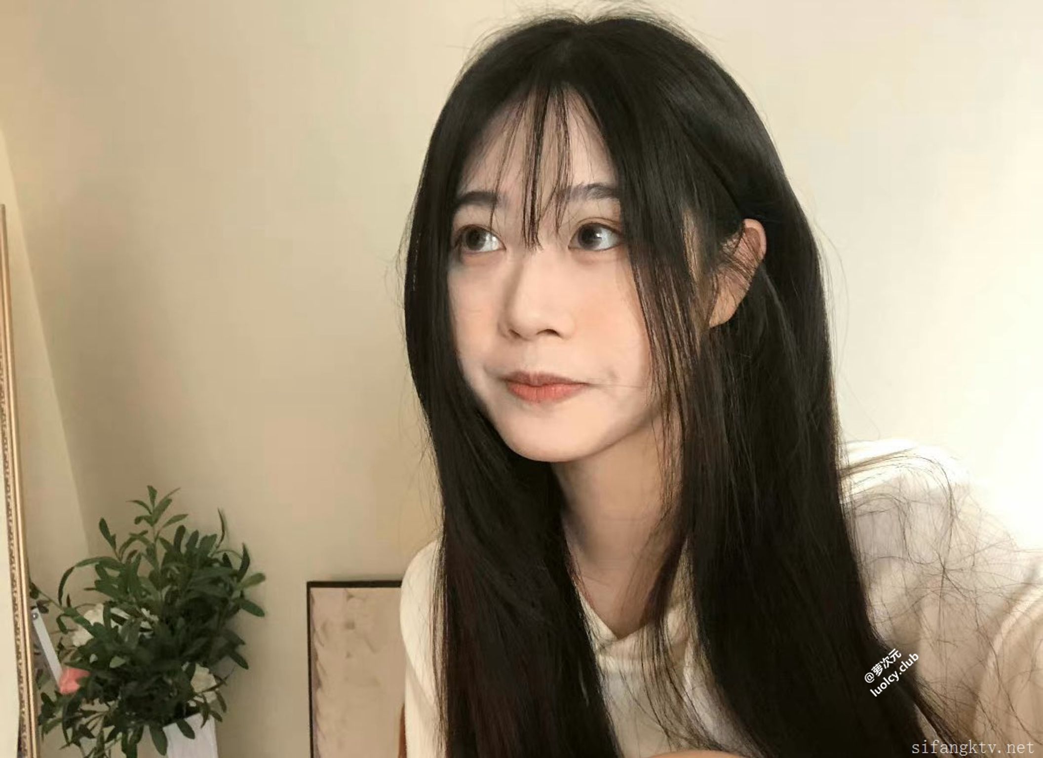 [OtherXXX] Callu3uuu妹： 鲜嫩顶级白虎萝莉
