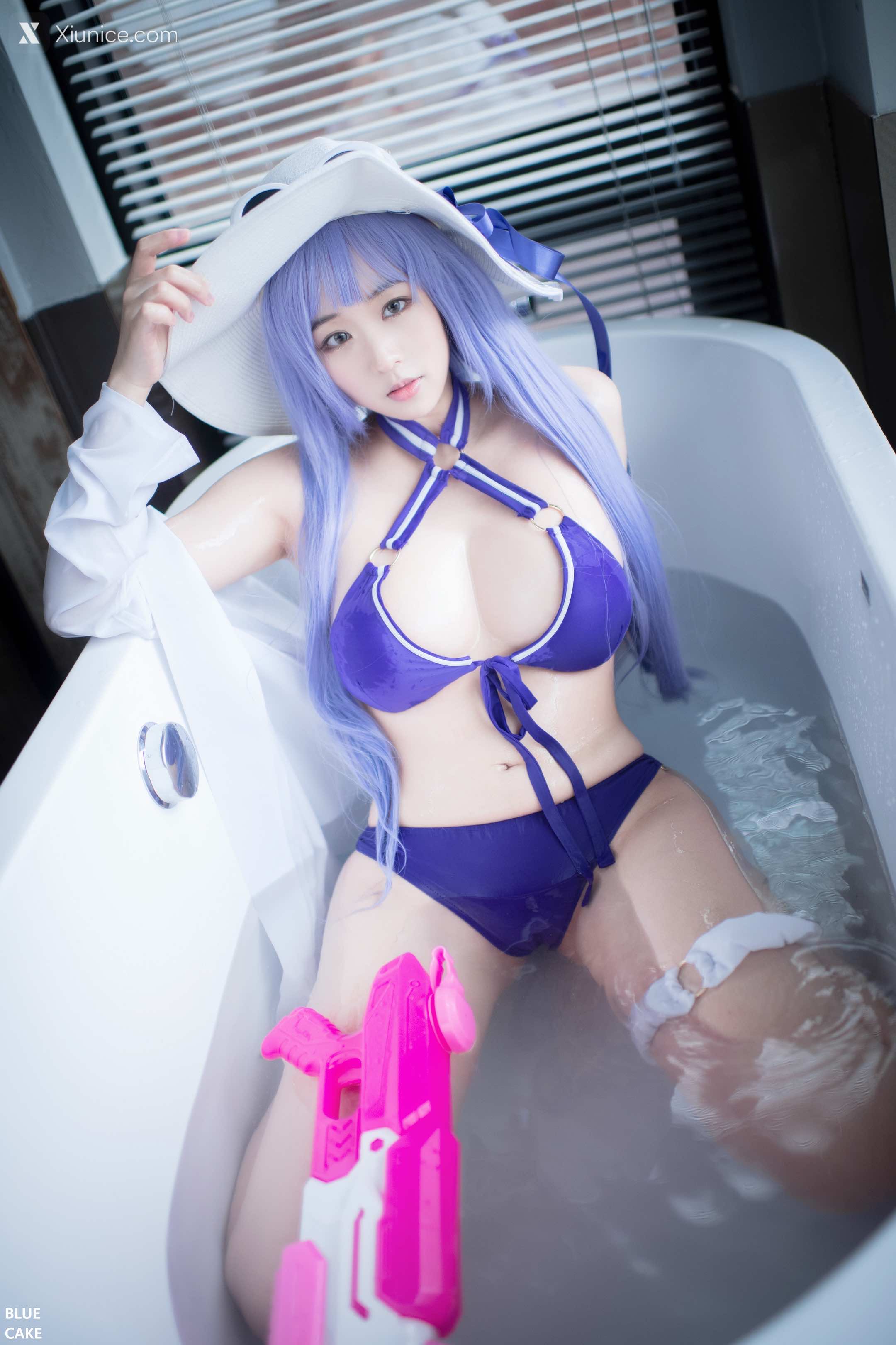 BLUECAKE Nono – Pool Party Caitlyn 4K