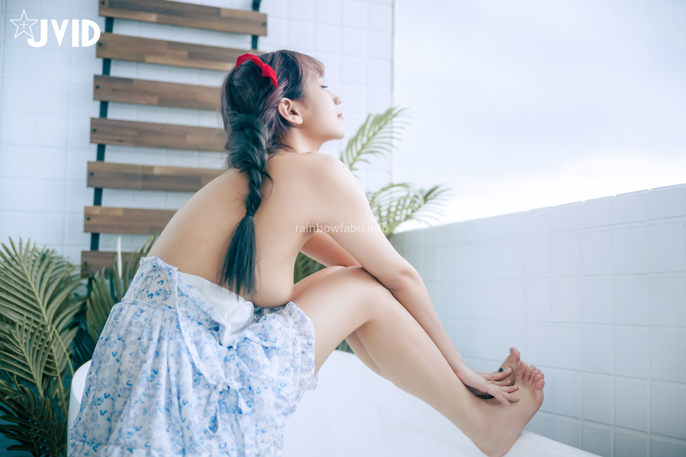 [JVID] 吳紫欣 – 戀愛感爆棚的野餐約會－紫欣❤️女友洋裝的肩帶滑下來了😳那乾脆就別穿了吧😍