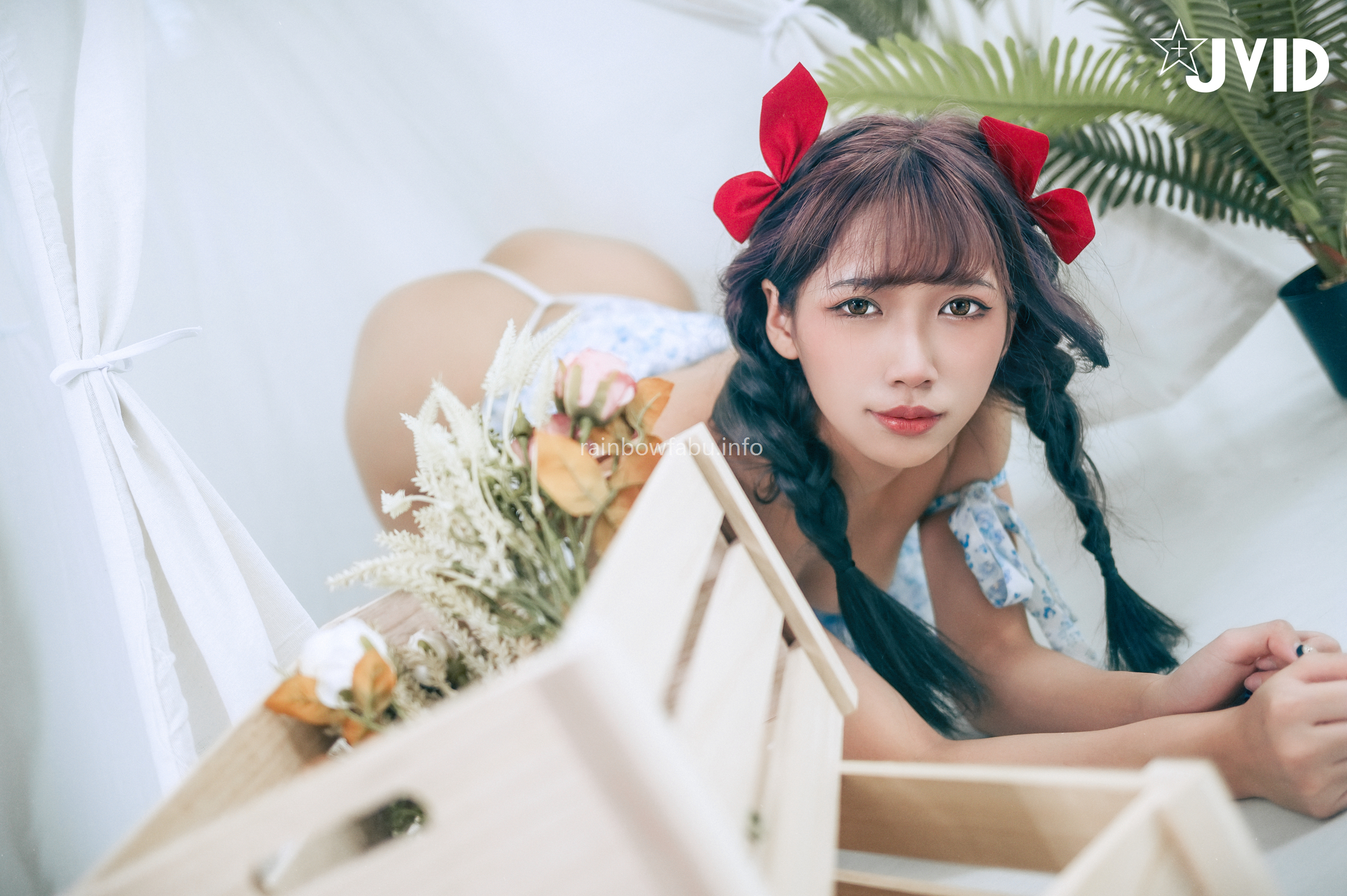 [JVID] 吳紫欣 – 戀愛感爆棚的野餐約會－紫欣❤️女友洋裝的肩帶滑下來了😳那乾脆就別穿了吧😍