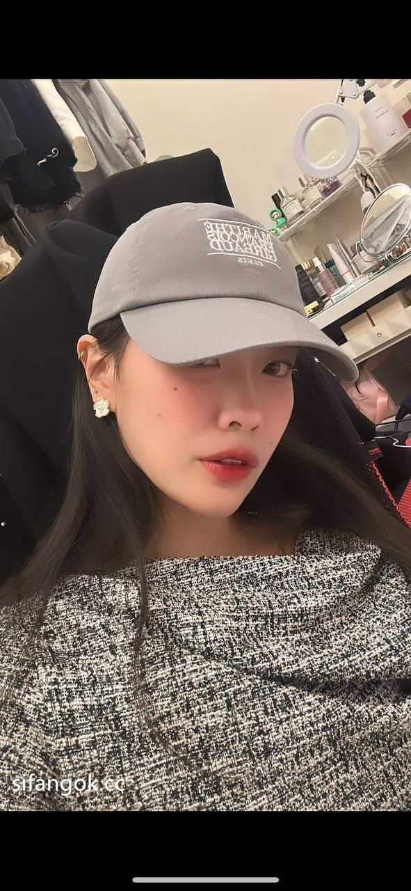 御姐型海歸留學生露臉性愛自拍,開放熱情各種花樣,出國後變成阿黑顏母狗,這么騷是有說法的 5 御姐型海歸留學生露臉性愛自拍,開放熱情各種花樣,出國後變成阿黑顏母狗,這么騷是有說法的