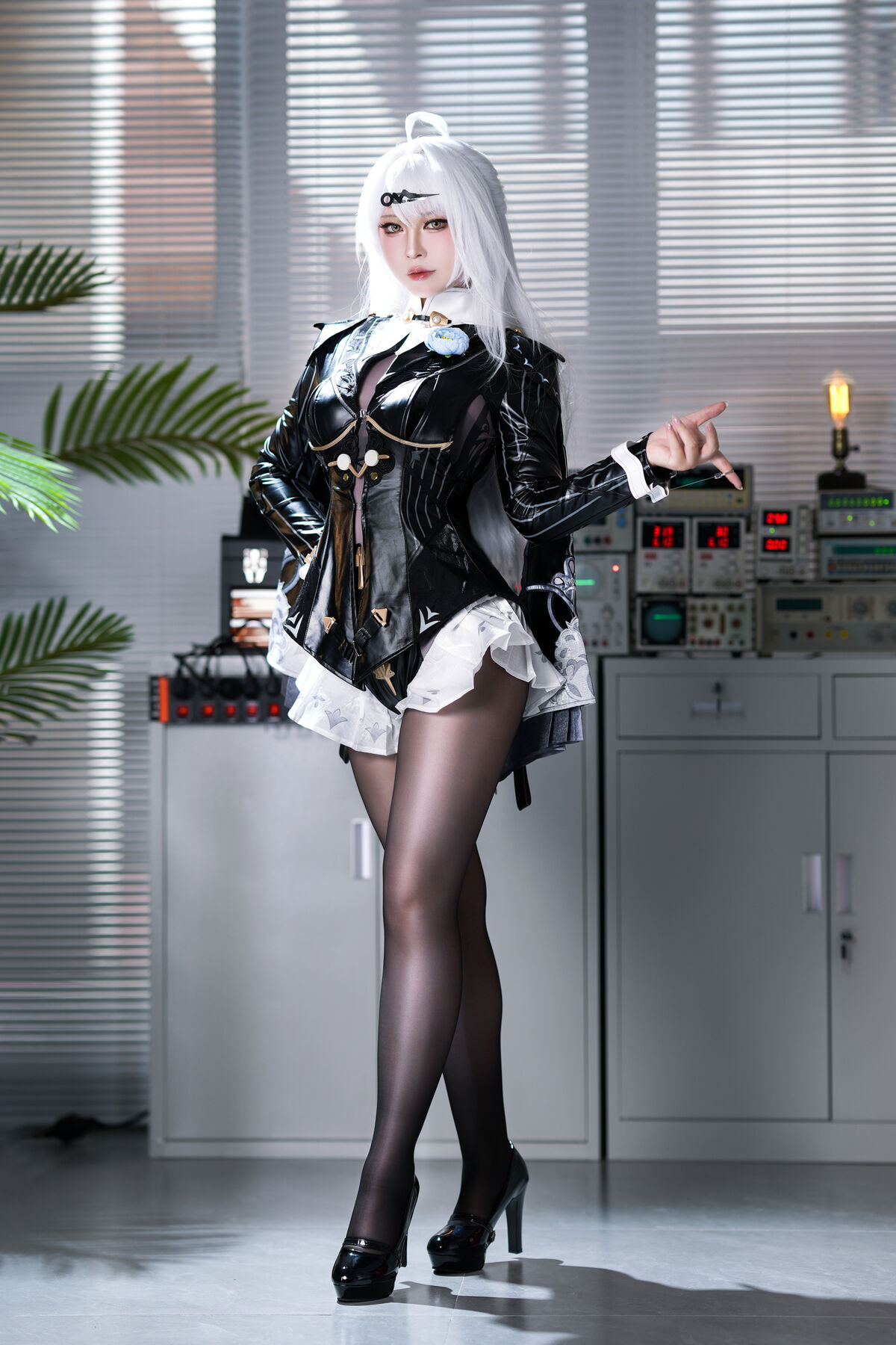 Coser@半半子 - 绝区零 儀玄師匠 墨形影踪