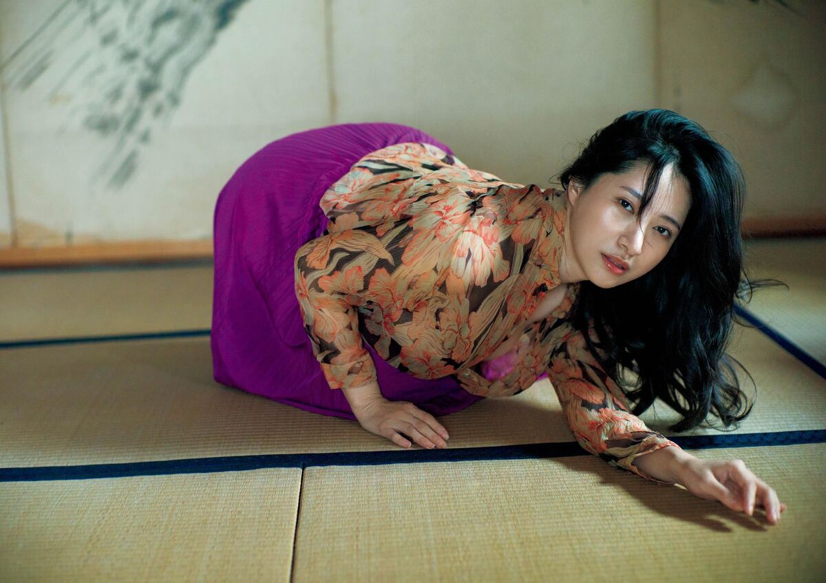 Someya Yuka 染谷有香 - ヌード写真集 赤いアルバム 2015-2025 Part01