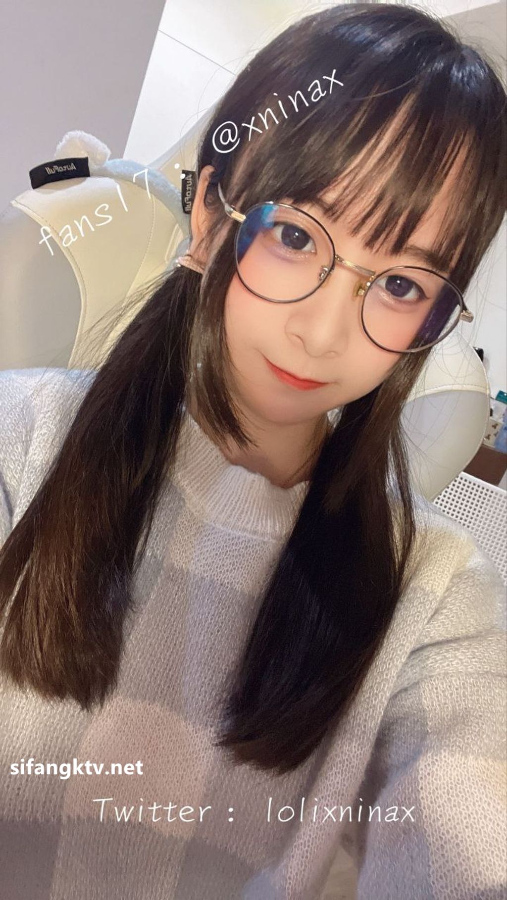 lolixnixax(小只马妮娜): 超级可爱的双马尾福利姬 #01 84 lolixnixax(小只马妮娜): 超级可爱的双马尾福利姬 #01