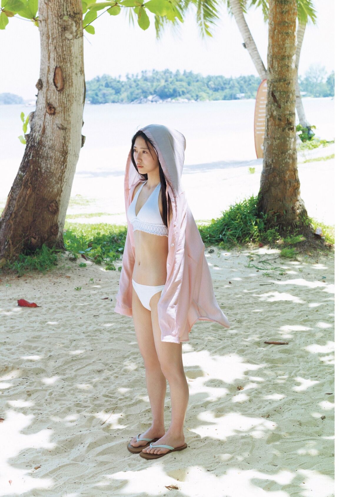 Airi Sato 佐藤綺星 - 1st写真集 天使の反射角度 Part01