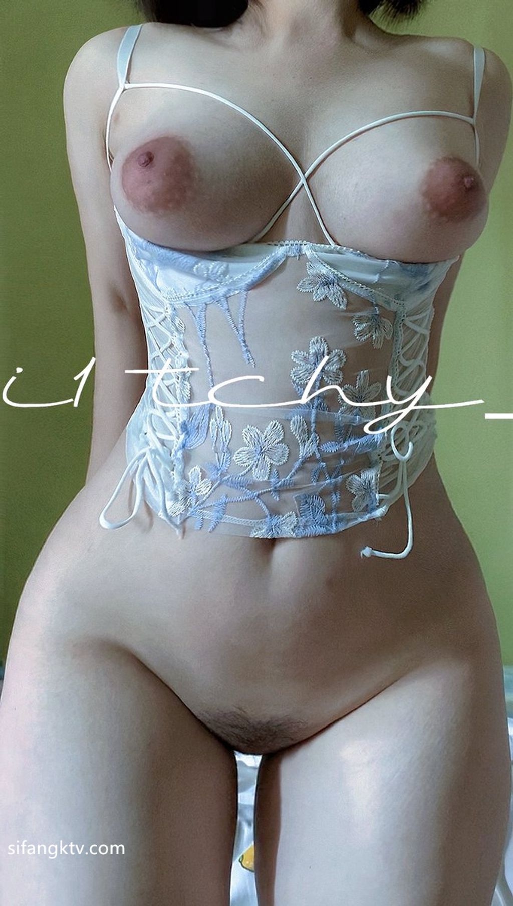 [OtherXXX] itchy： 巨乳蜂腰肥臀 魔鬼身材 私拍福利