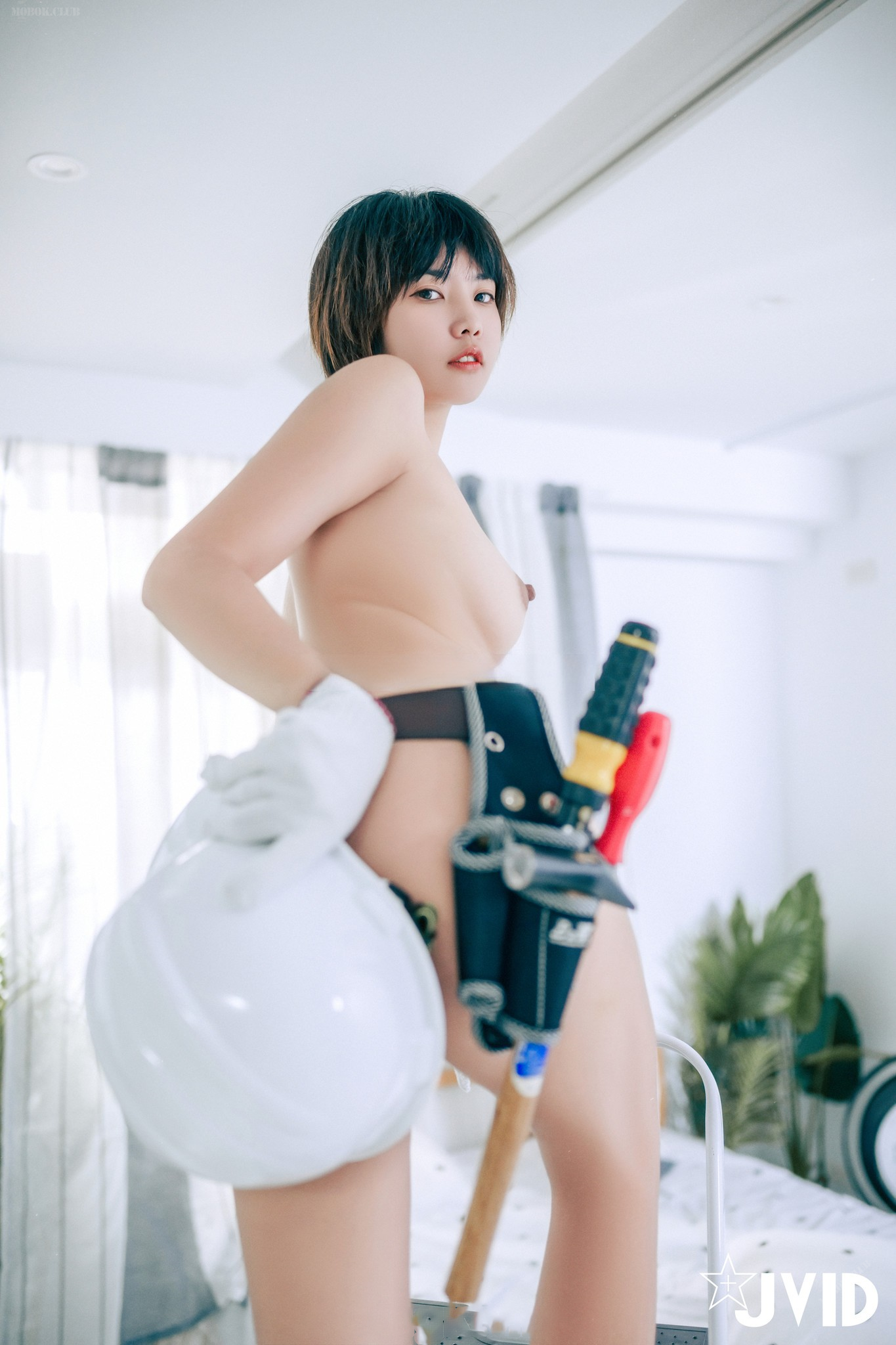 [JVID] 果寶寶 – 氣質短發嫩模-性感迷人管道維修工,被業主襲胸