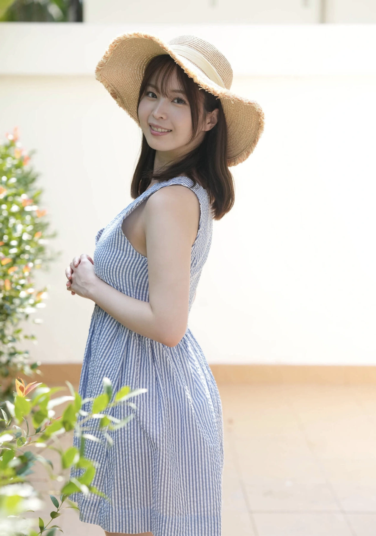 Hinano Kuno 九野ひなの, ヌード写真集 「あいらしゅうて、ばりエッチ」