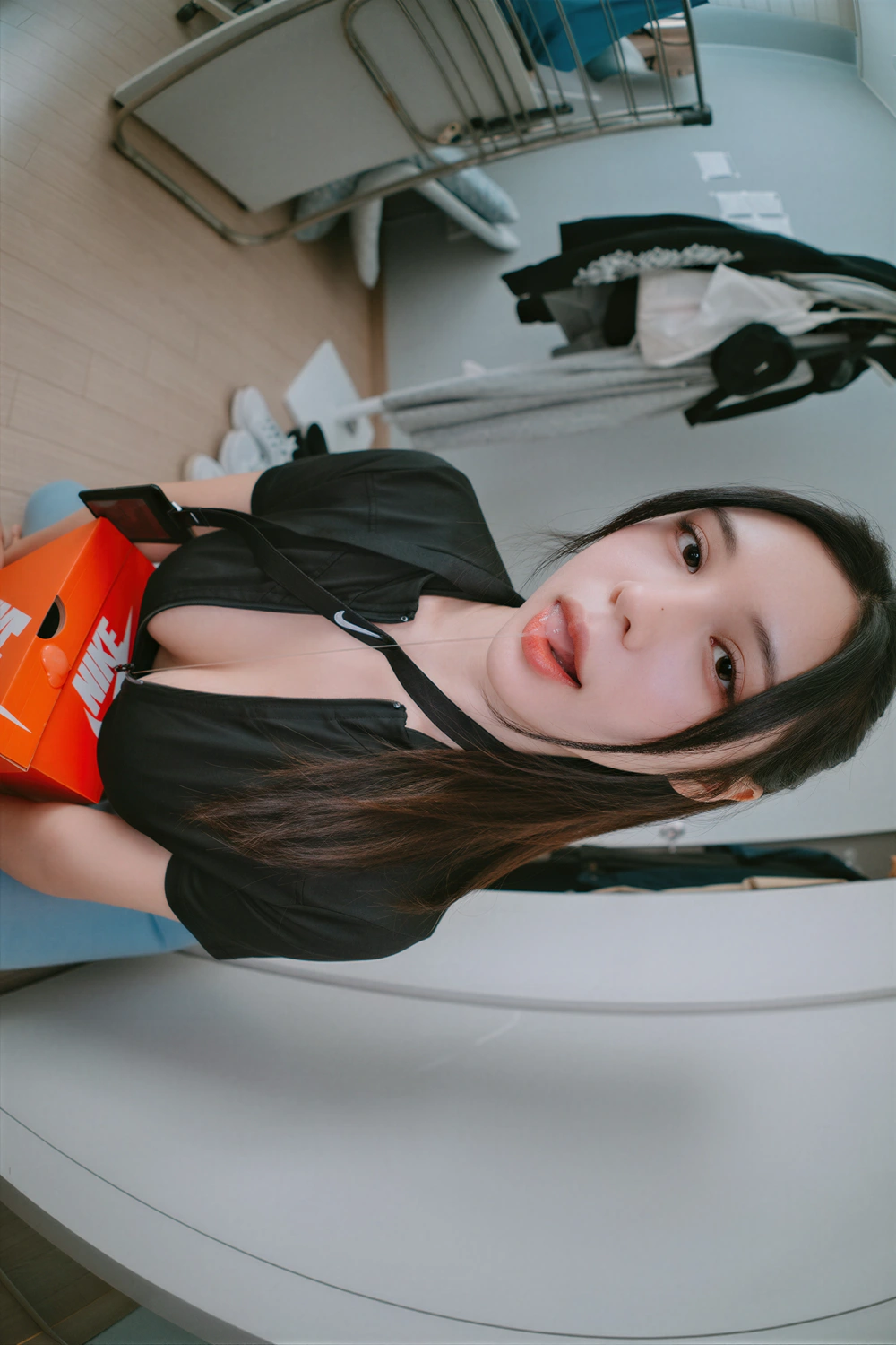 Seoahn 서안 – DJAWA 「What’s Your Size」