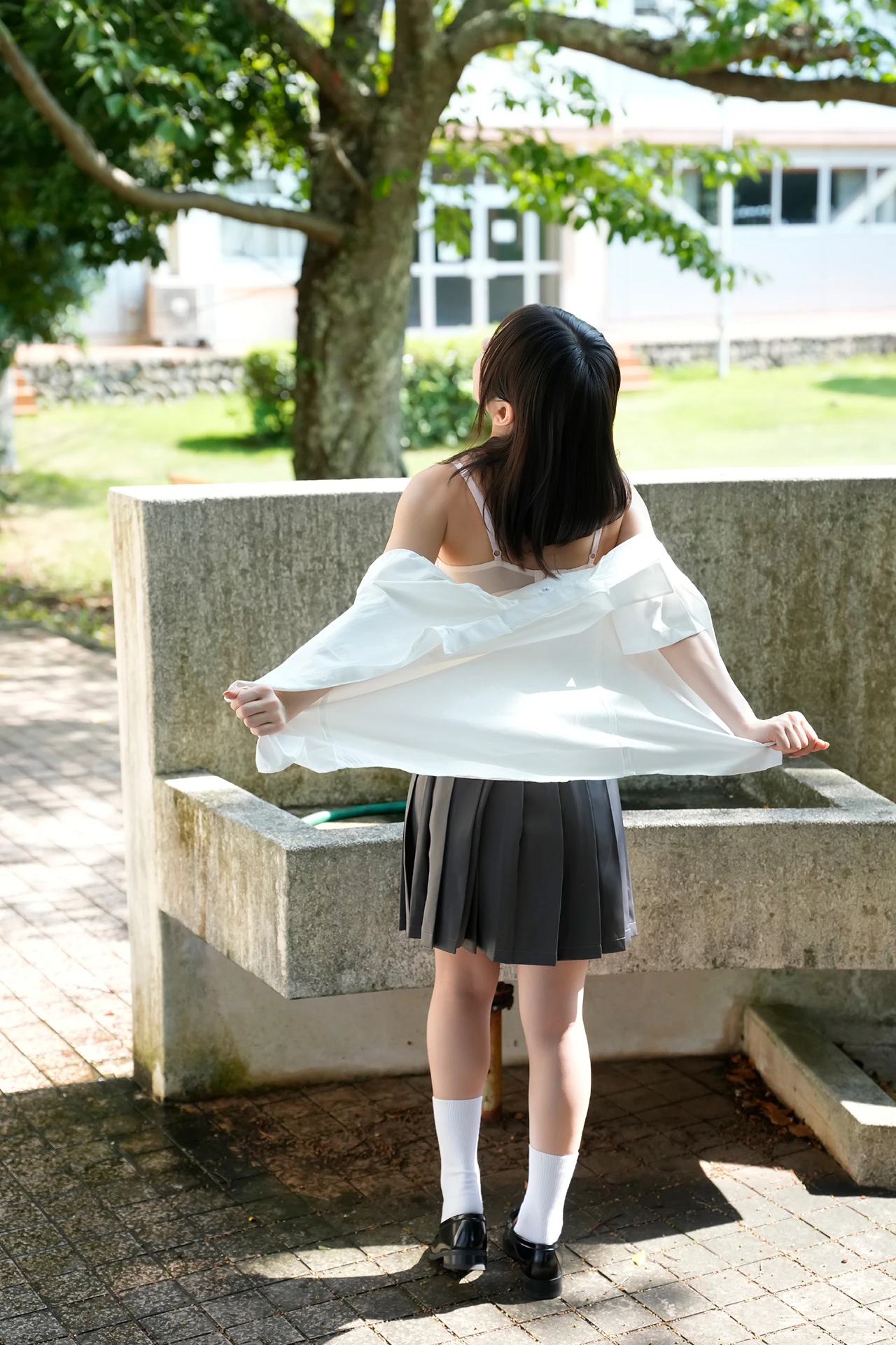 Toumi 十味, デジタル写真集 「ゼロイチ学園 シーズン２」