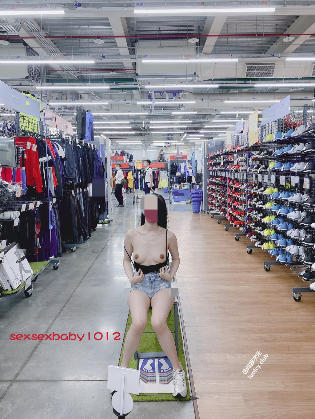 [OtherXXX] 薇安安： 极品福利姬 人前露出福利订阅