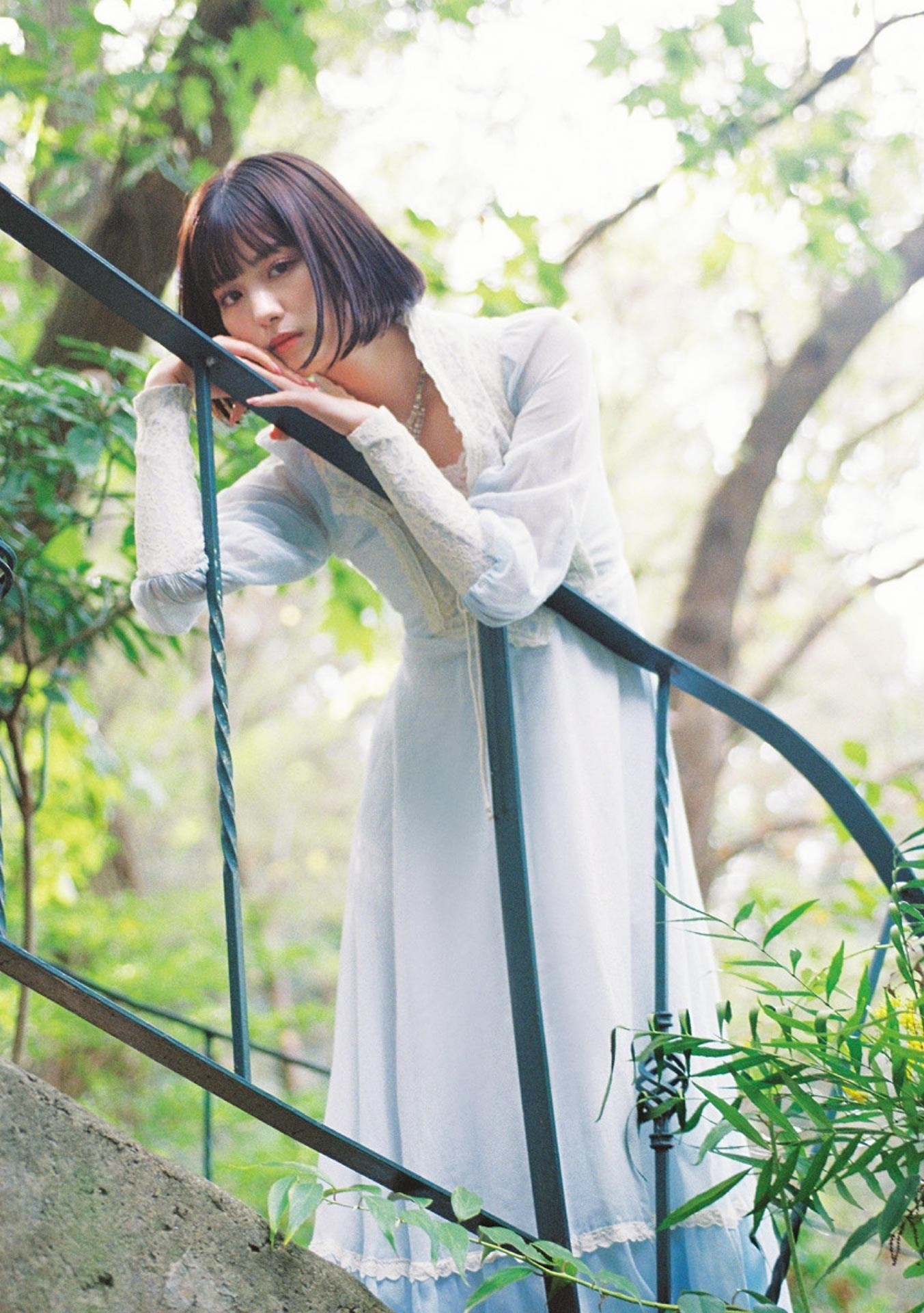 [Photobook] 鶴嶋乃愛 1stフォトエッセイ 微睡む花の様に