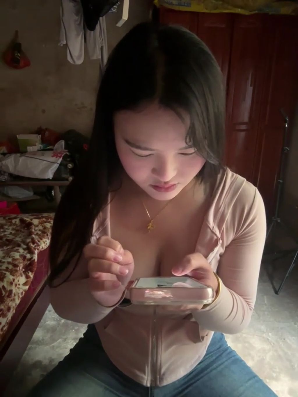嘟嘟宝宝： 农村女孩 留守在家