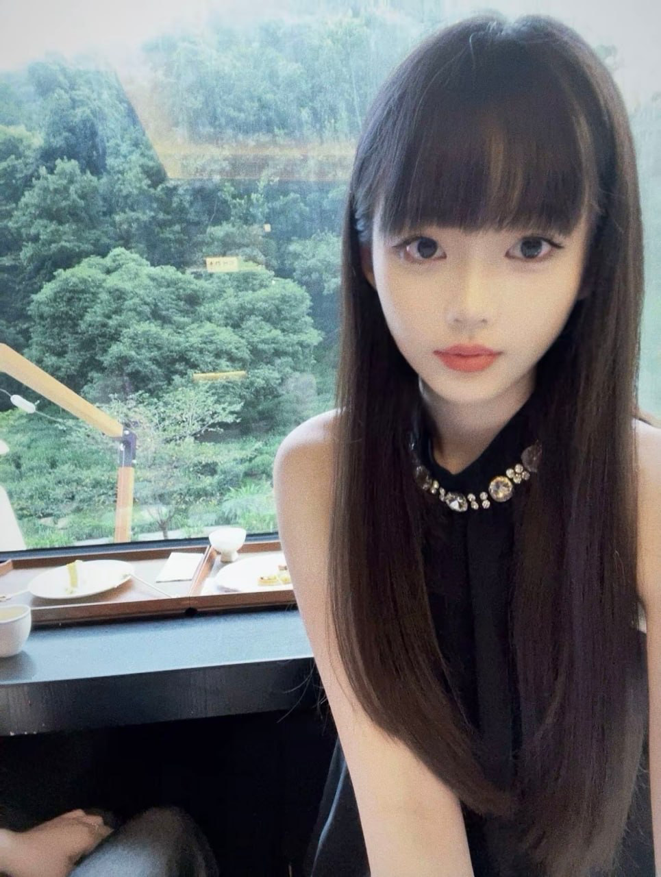 上海某科技大學的高顏值女學霸跟富二代男友做愛視頻流出露臉口交各種玩弄騷穴大屌插入騷叫不斷