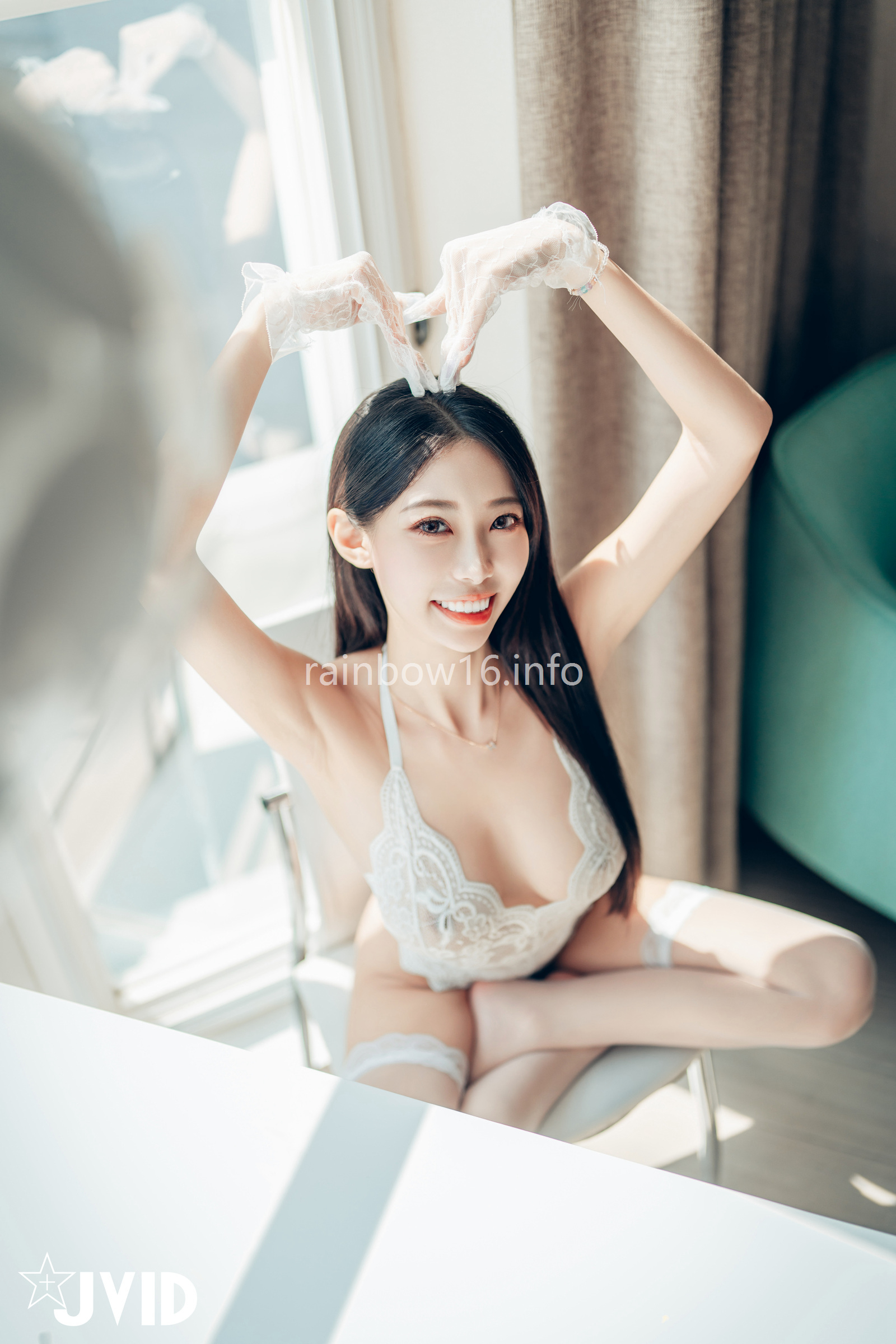 [JVID] WenHsin 玟妡 – 勻稱美腿玟妡看見她就起秋的假日午後白絲黑絲一次滿足只想與她一起把房間弄得亂糟糟