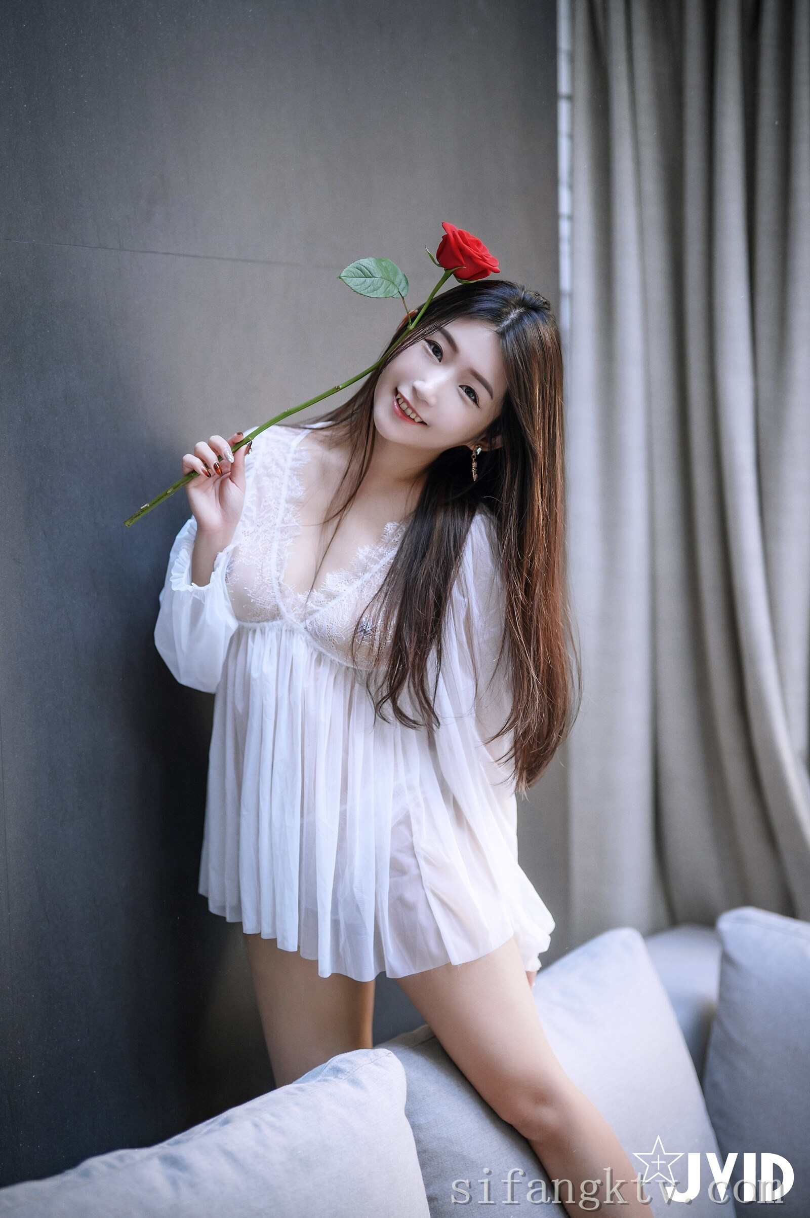 [JVID] 肉包Mini – 用玫瑰成功征服可爱肉包的肉体-热爱