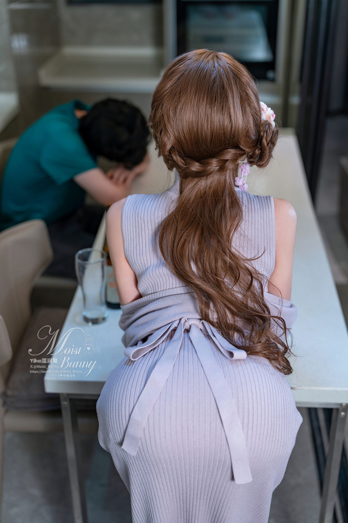 Coser@黏黏团子兔 - 2601月作品 在丈夫身边 Part01