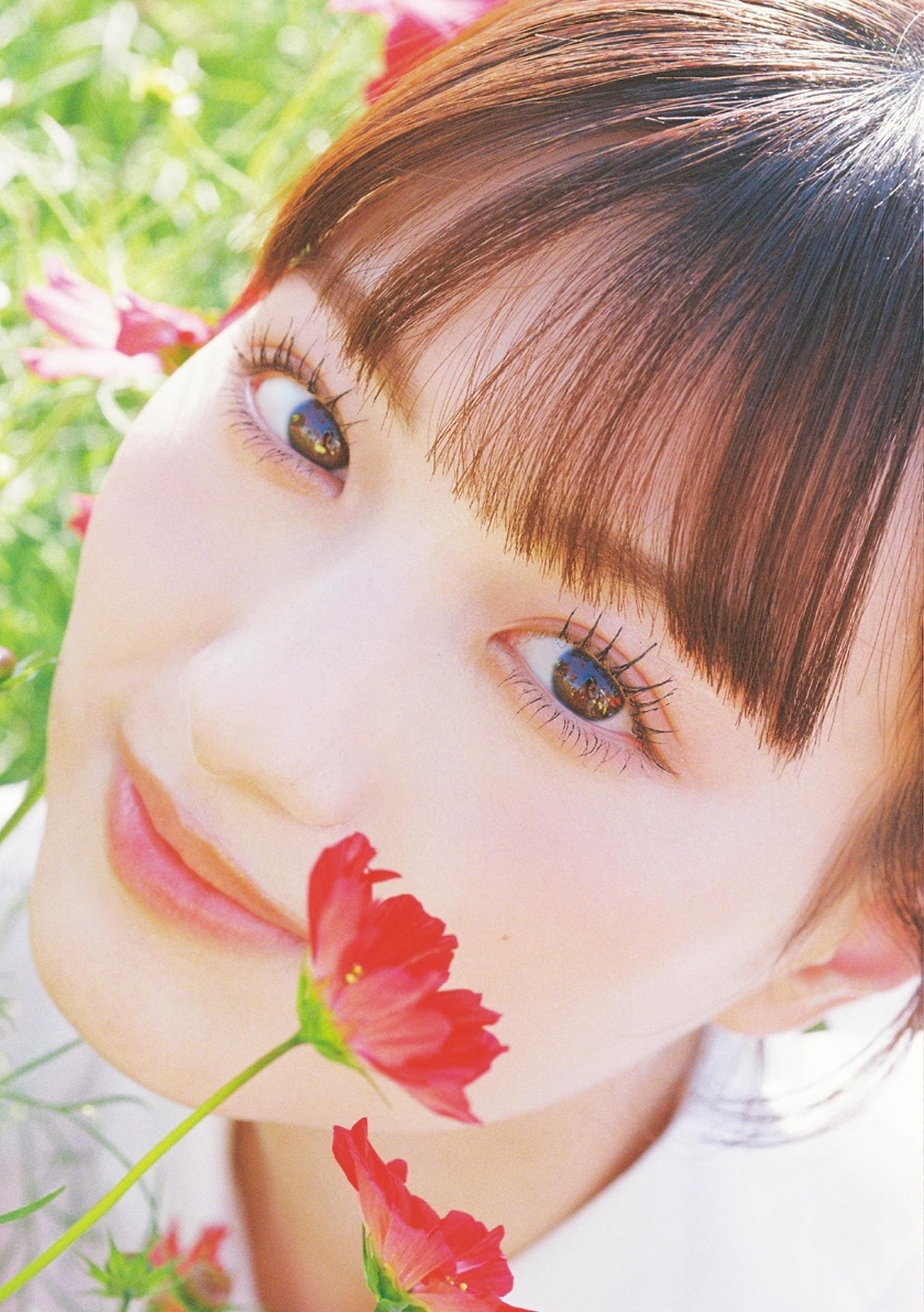 [Photobook] 鶴嶋乃愛 1stフォトエッセイ 微睡む花の様に