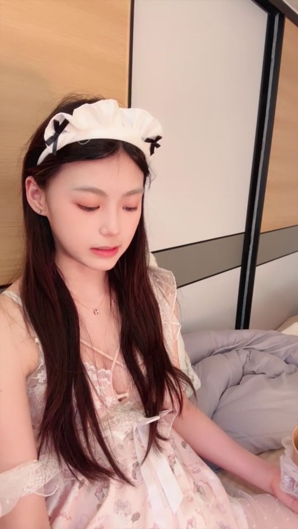 小佳宝： 校花级小美女付费首秀