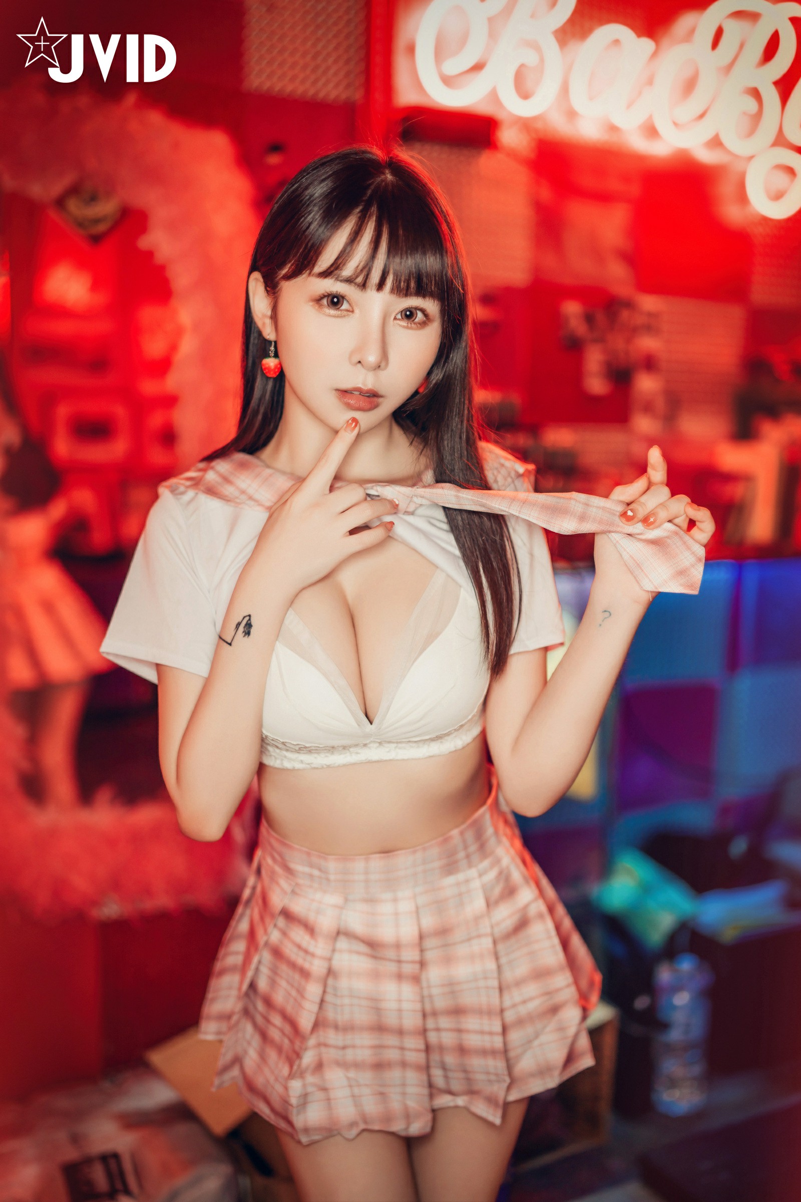 [JVID] 辰辰 & 胎尼 – 檳榔西施情色妄想