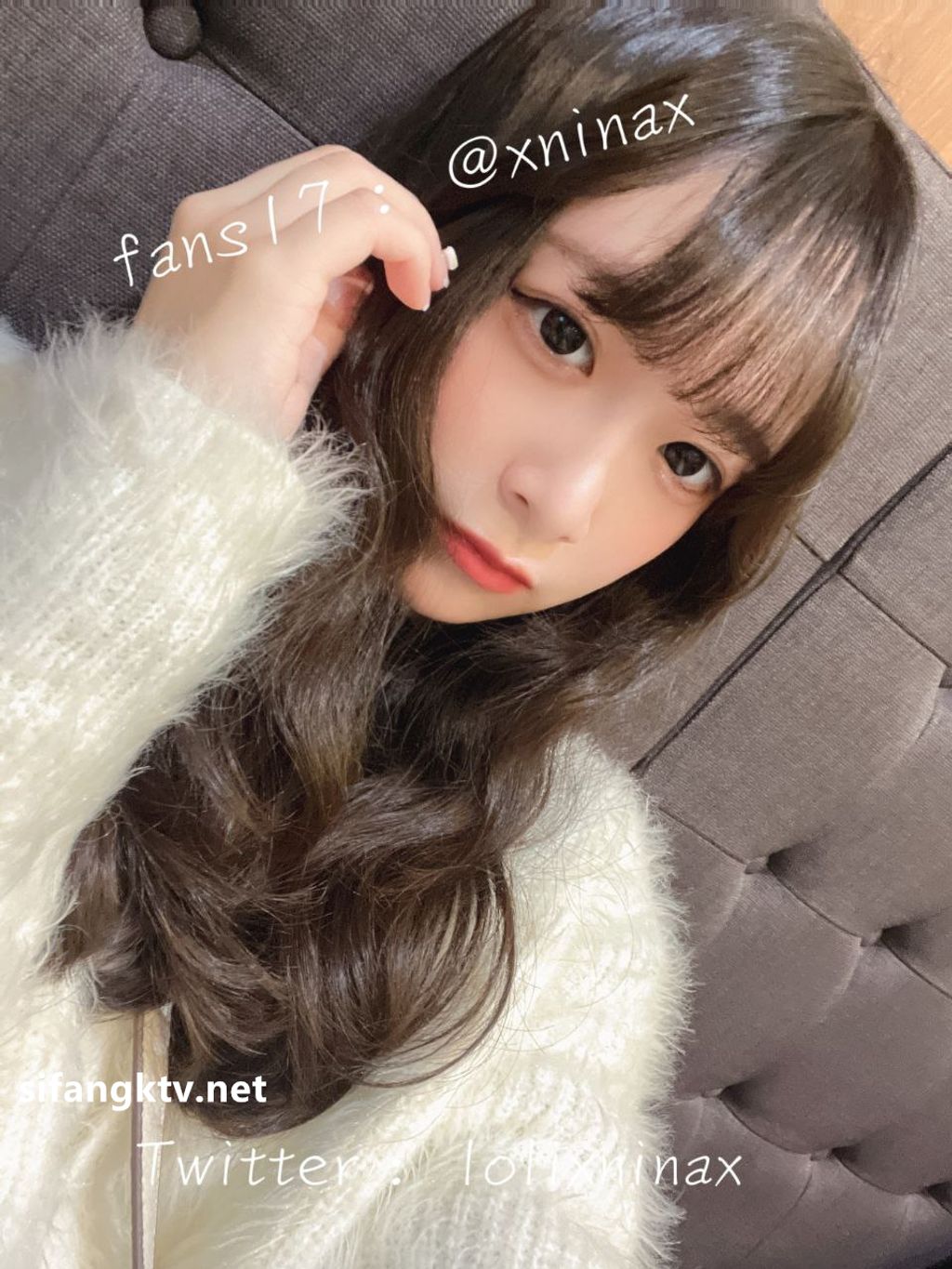 lolixnixax(小只马妮娜): 超级可爱的双马尾福利姬 #01 102 lolixnixax(小只马妮娜): 超级可爱的双马尾福利姬 #01