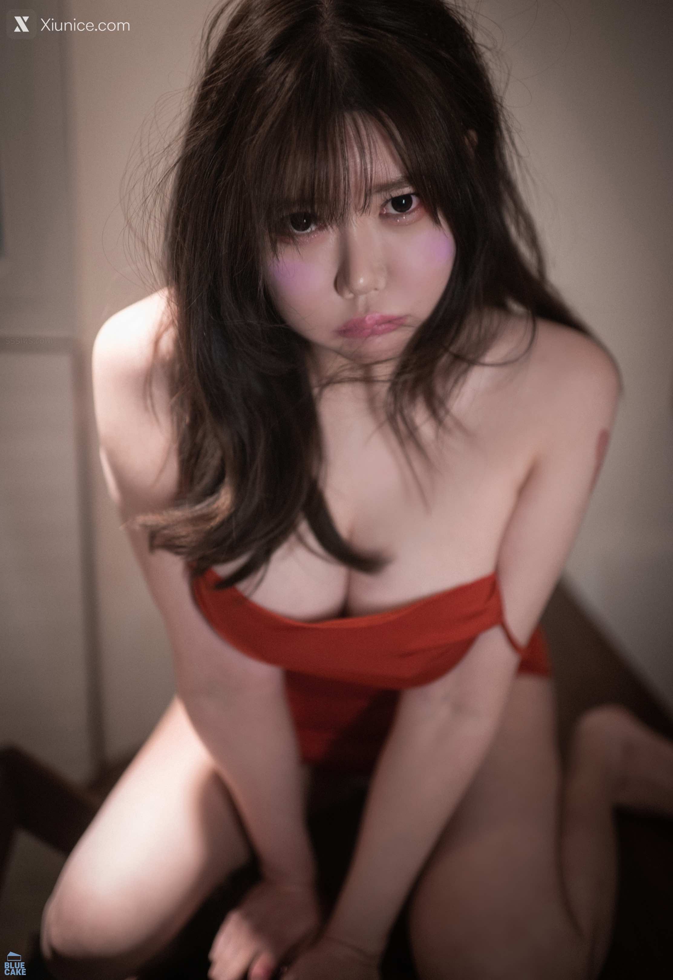 BLUECAKE SUA (지수아) – Enjoy Oneself 4K