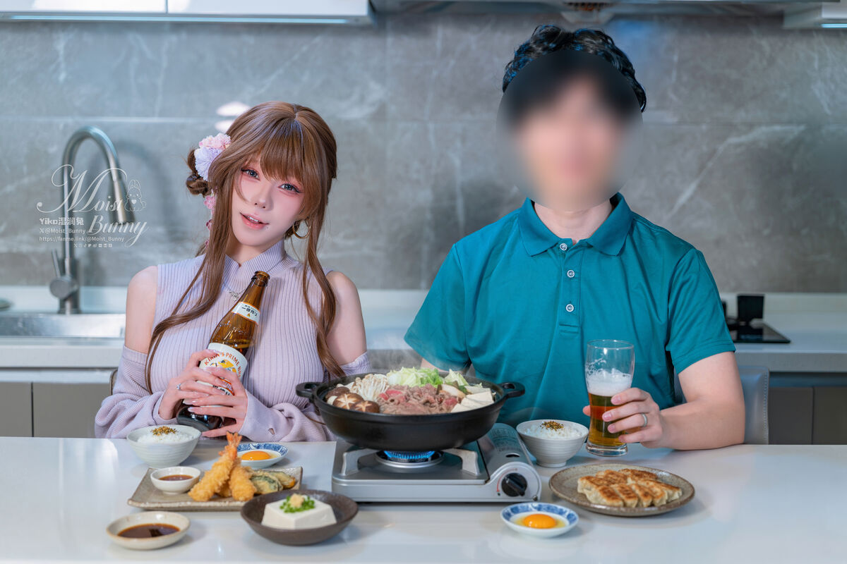 Coser@黏黏团子兔 - 2601月作品 在丈夫身边 Part01