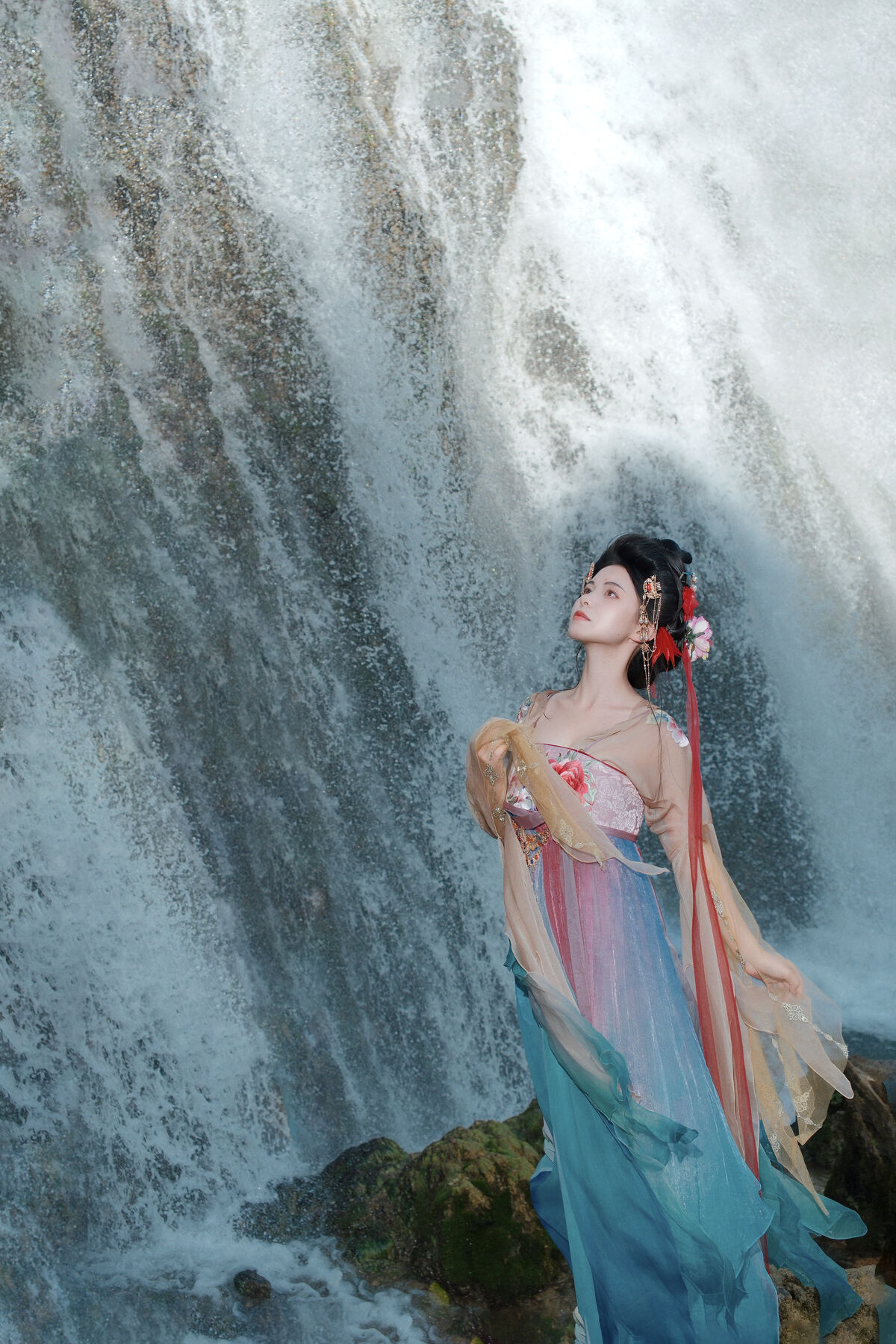 YiTuYu艺图语 Vol.10541 Yi Xin