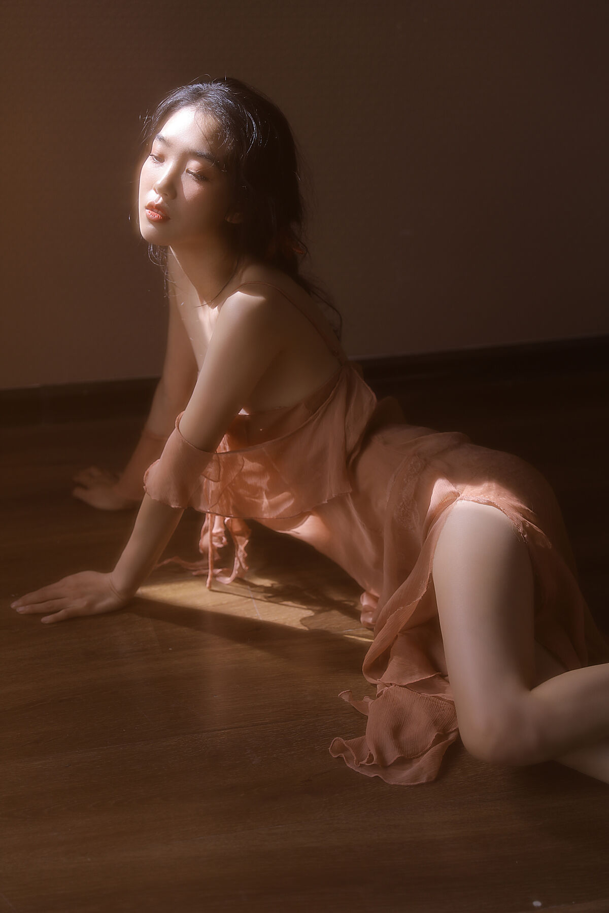 YiTuYu艺图语 Vol.10523 Guo Rong Di Hai Jiao