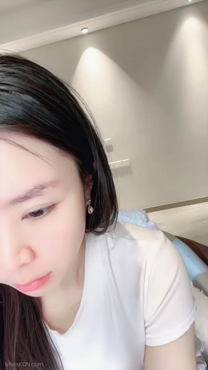 才艺米儿： 尤物女神 超强性感裸舞又喷水