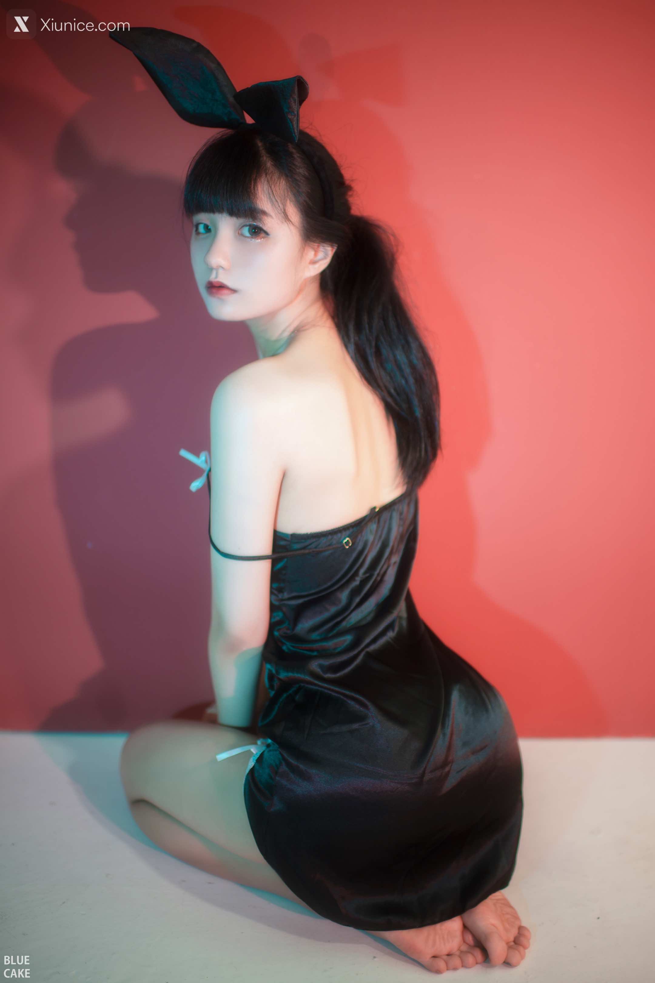 BLUECAKE Jeong Jenny (정제니) – WHITE 4K