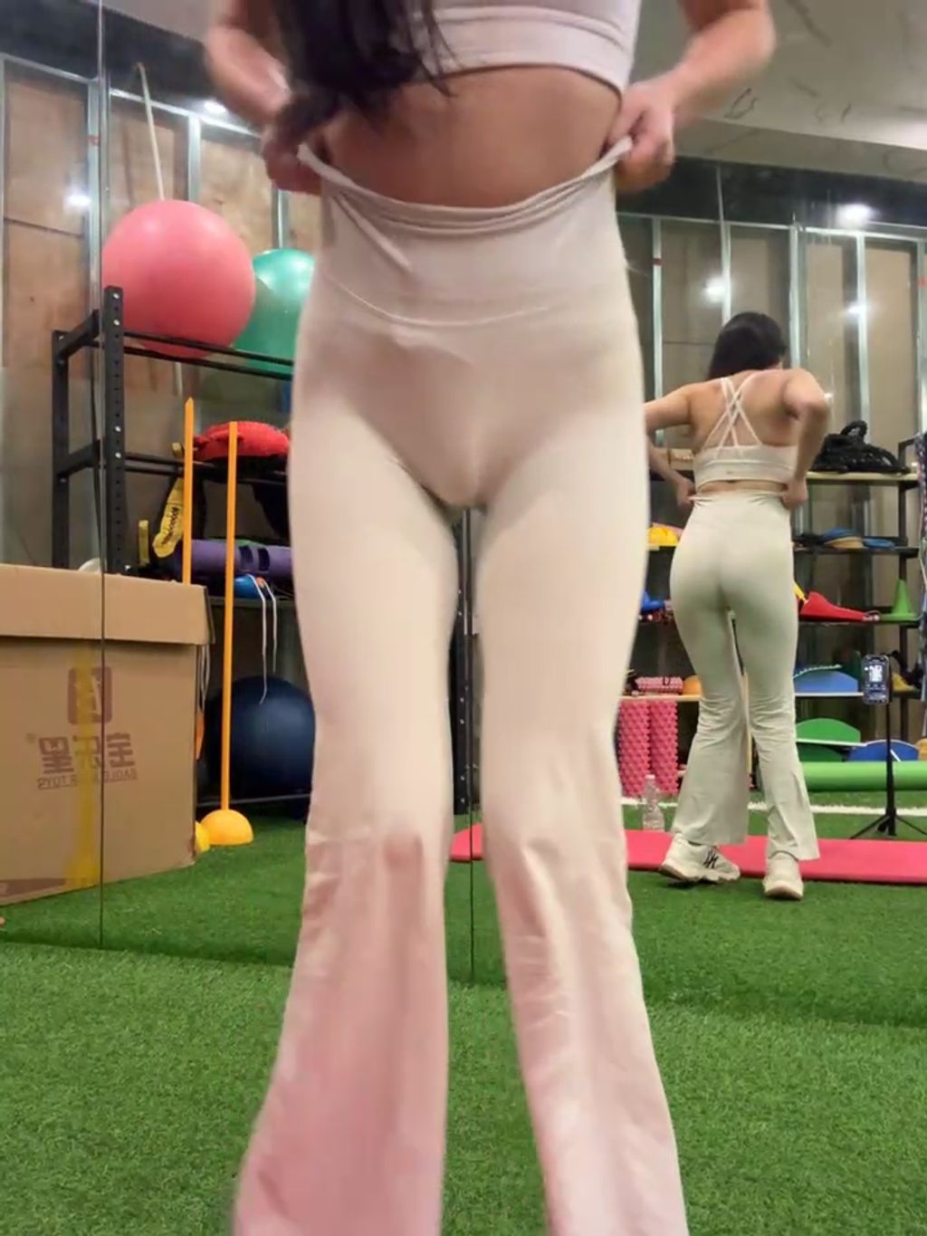 jiajia_L: 健身房内的秘密 #02 12 jiajia_L: 健身房内的秘密 #02