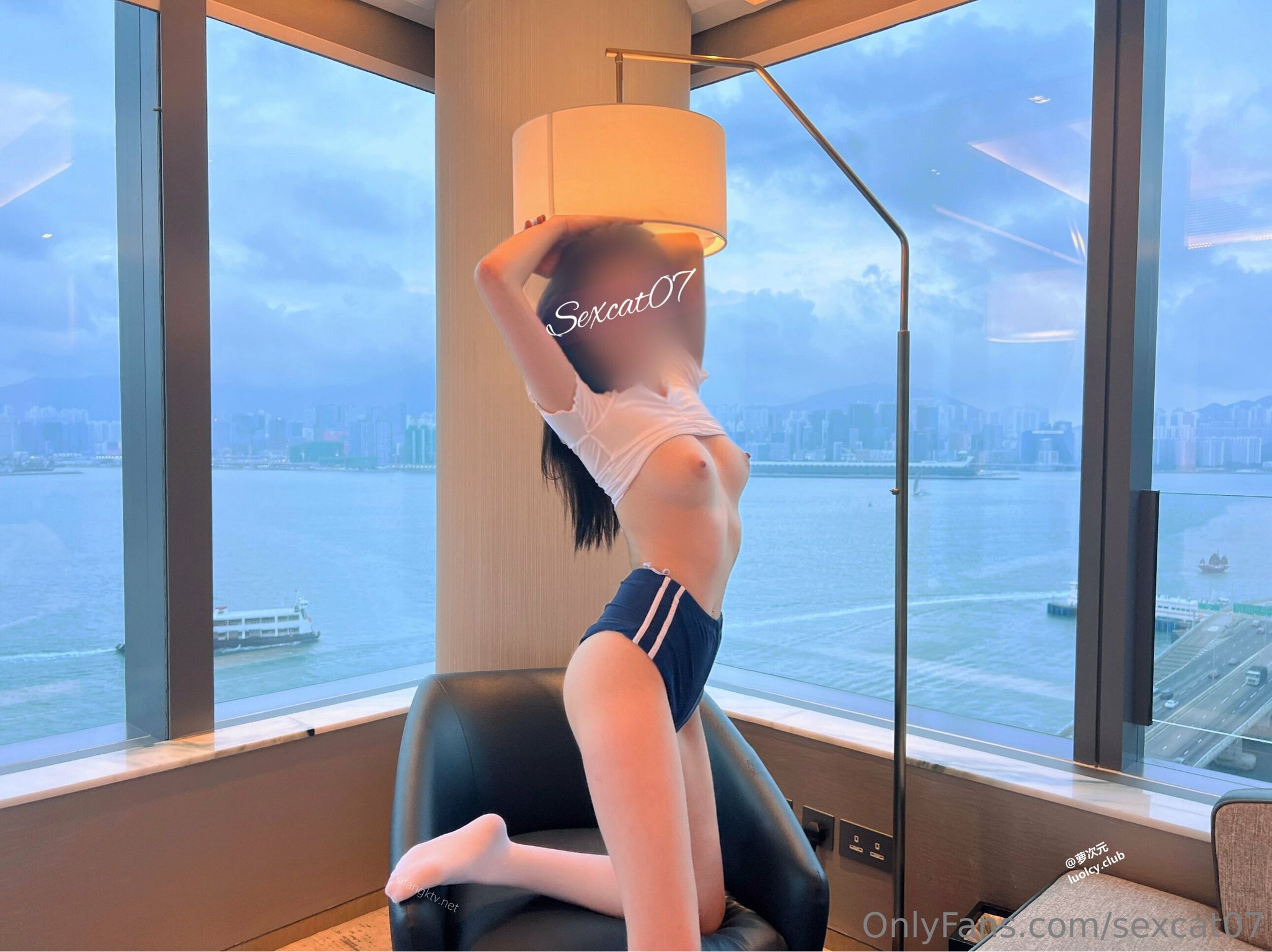 [OtherXXX] Sexcat(性感的猫)： OF究极绿帽骚妻 健身室大乱交混战