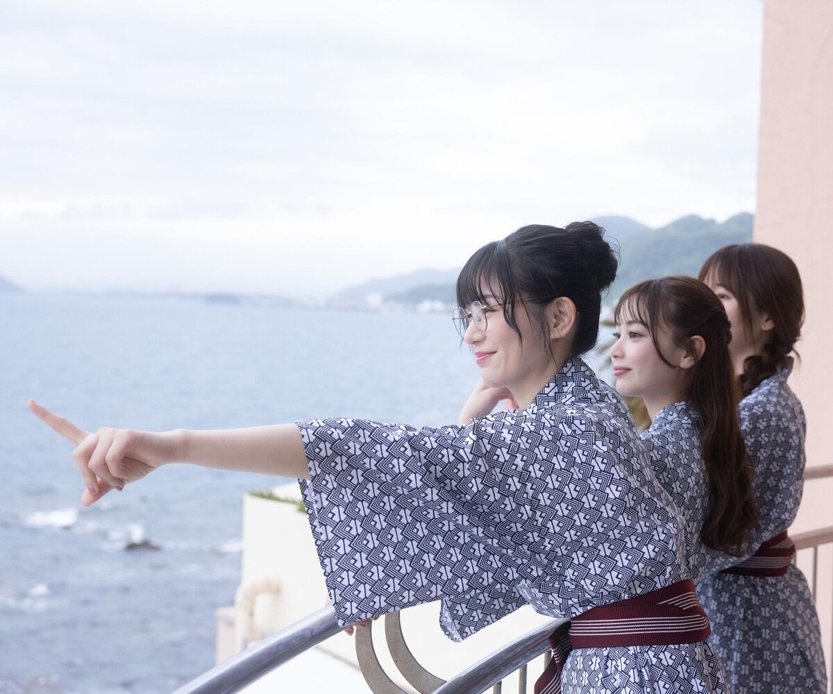 Kasumi Hasegawa 長谷川かすみ and Yui Ito 伊藤優衣 and Yuki Mizuhara 水原ゆき - デジタル限定