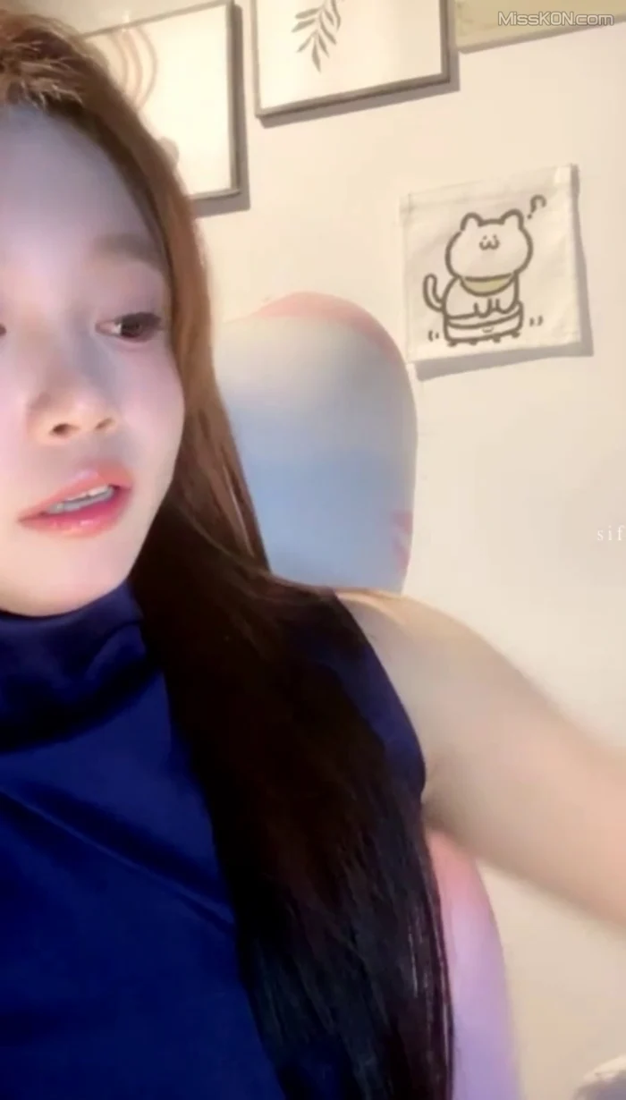 宝宝： 翘臀妹骚舞顶胯诱惑