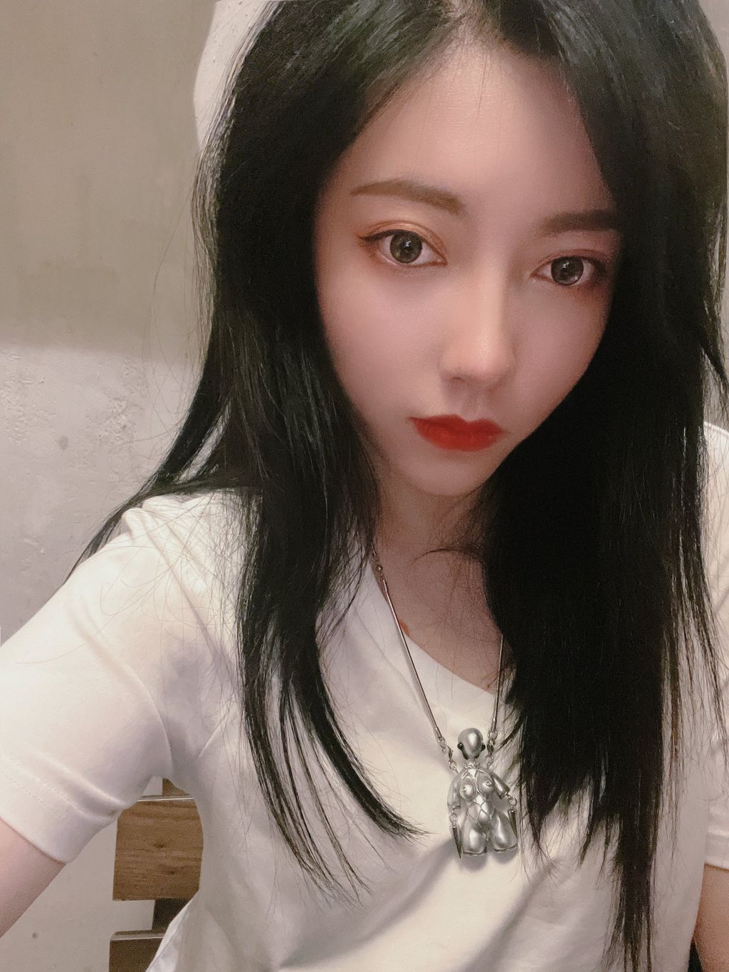 酒月： 极品巨乳 人前露出私拍