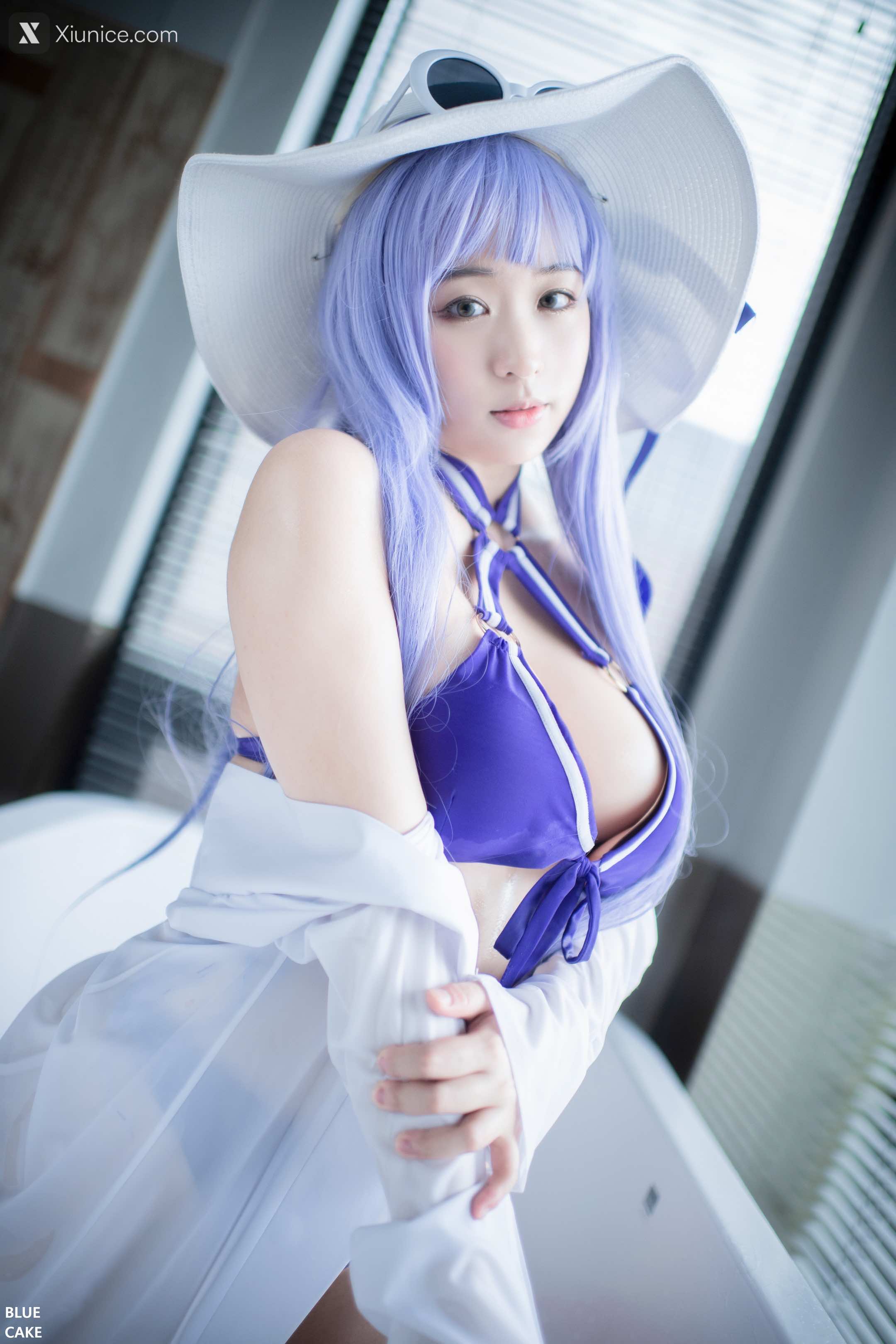 BLUECAKE Nono – Pool Party Caitlyn 4K