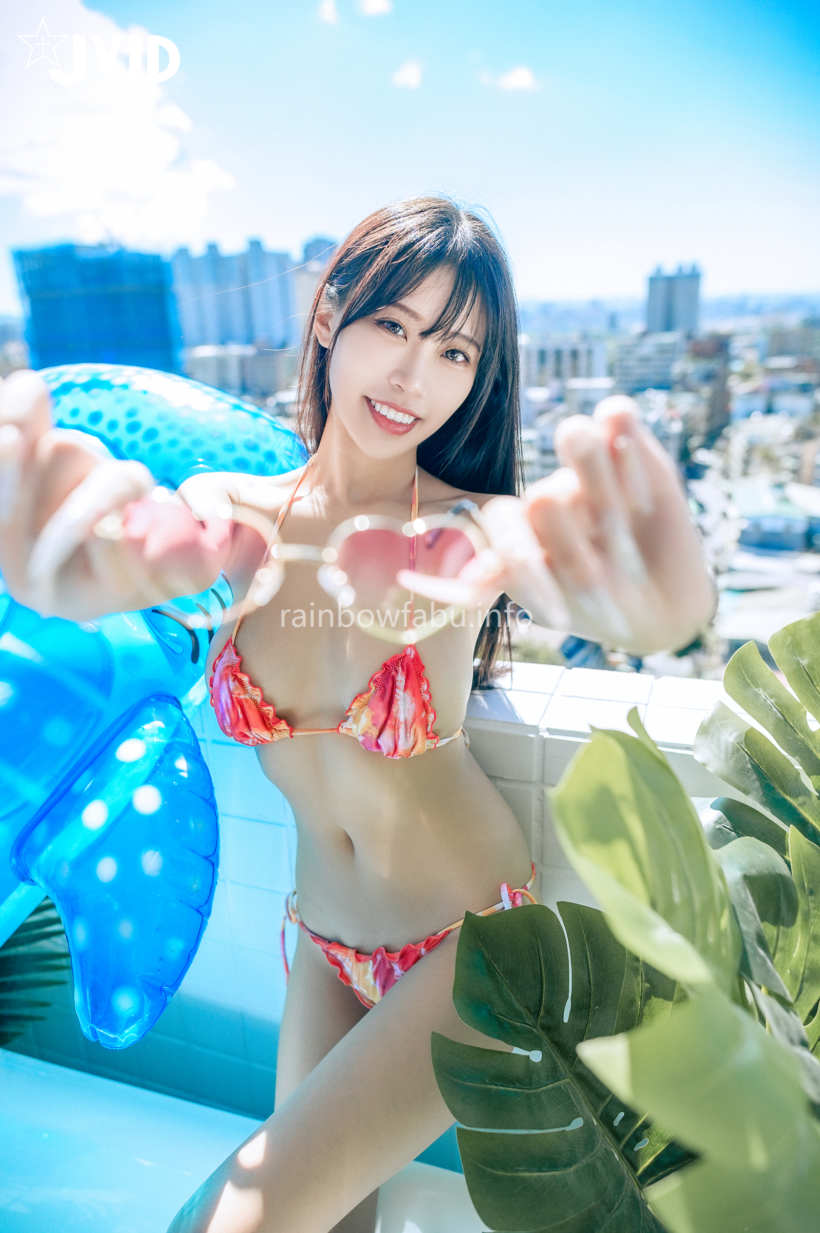 [JVID] WenHsin 玟妡 – 濕身陽台戲水夏日多巴胺😳超小片比基尼🔥羊入虎口不吃對不起自己😈