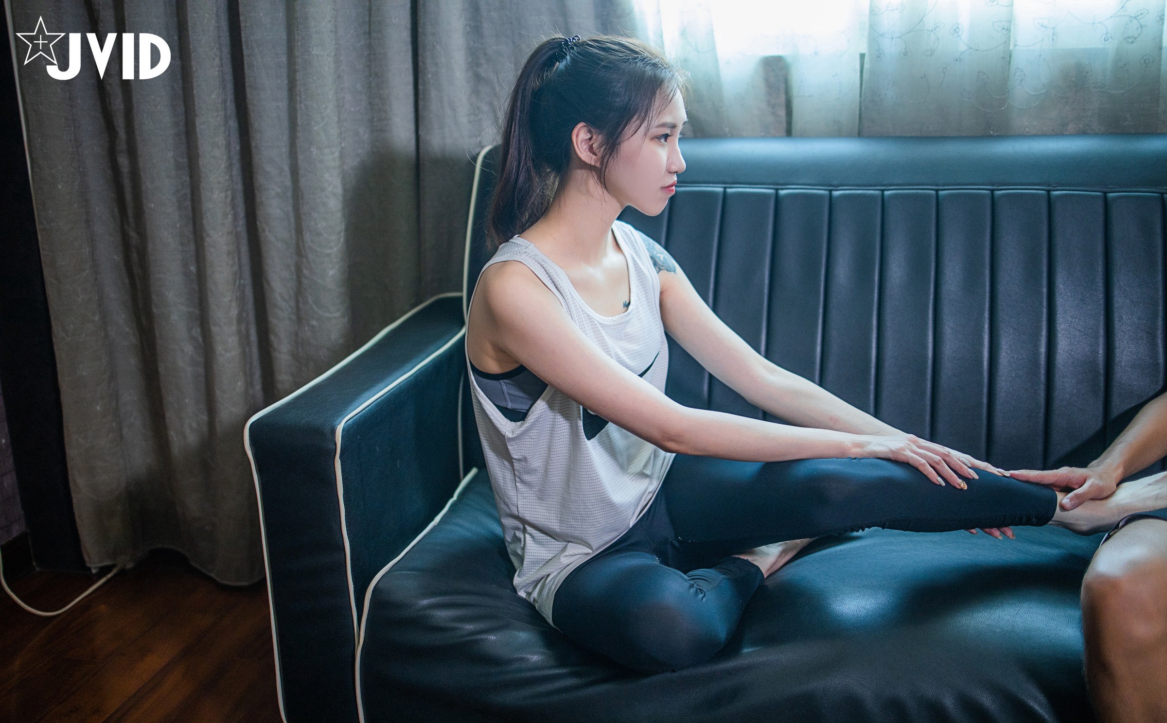 [JVID] Catlin – 高校初恋女生-运动后Sex-約打籃球-卻被好友偷約去旅館