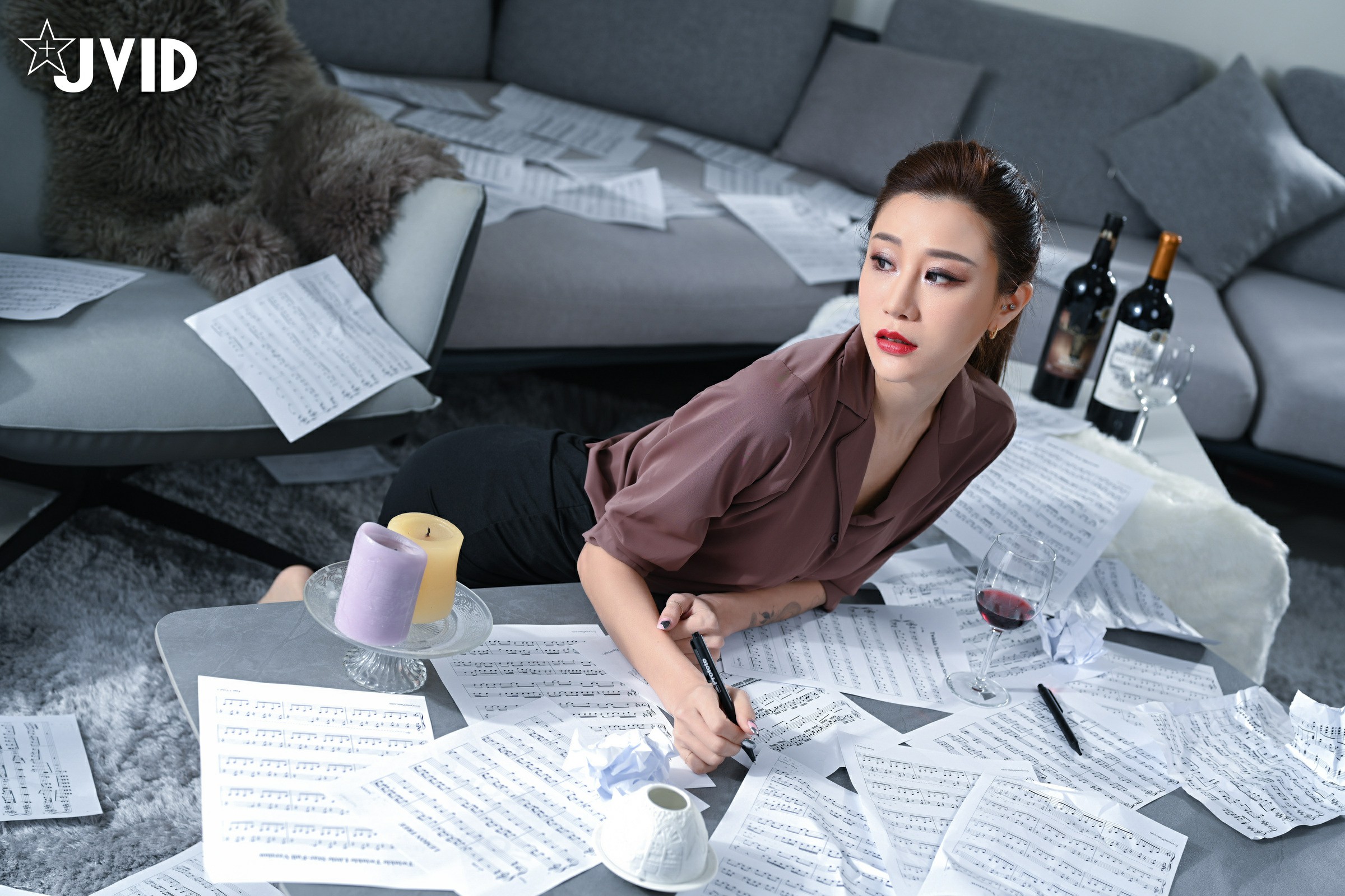 [JVID] Lara 雙囍 – 超怕熱的性感放浪作曲家雙囍