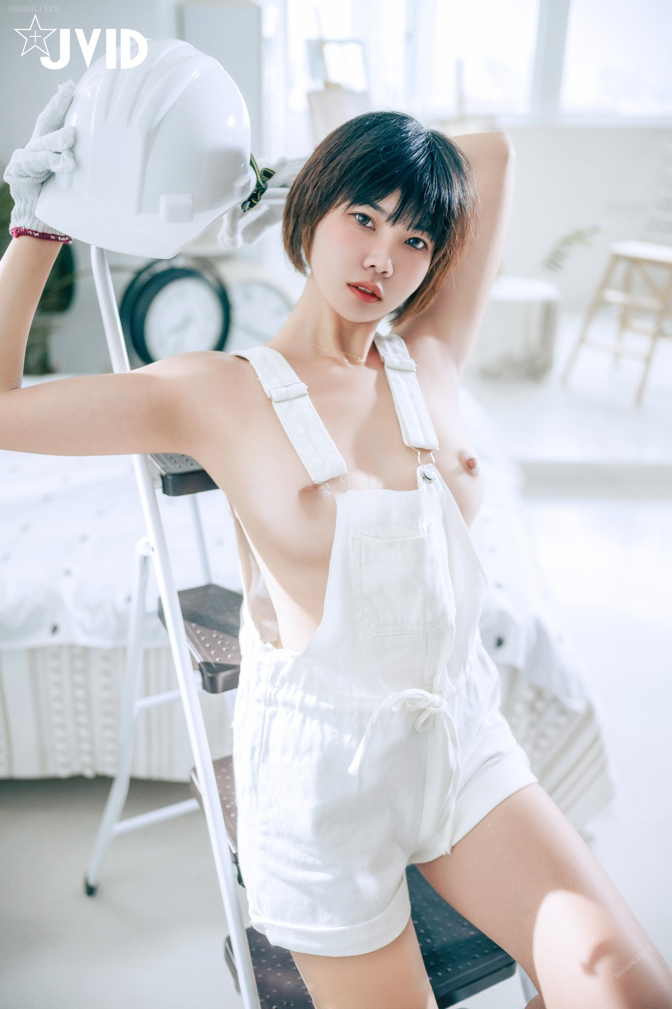 [JVID] 果寶寶 – 氣質短發嫩模-性感迷人管道維修工,被業主襲胸