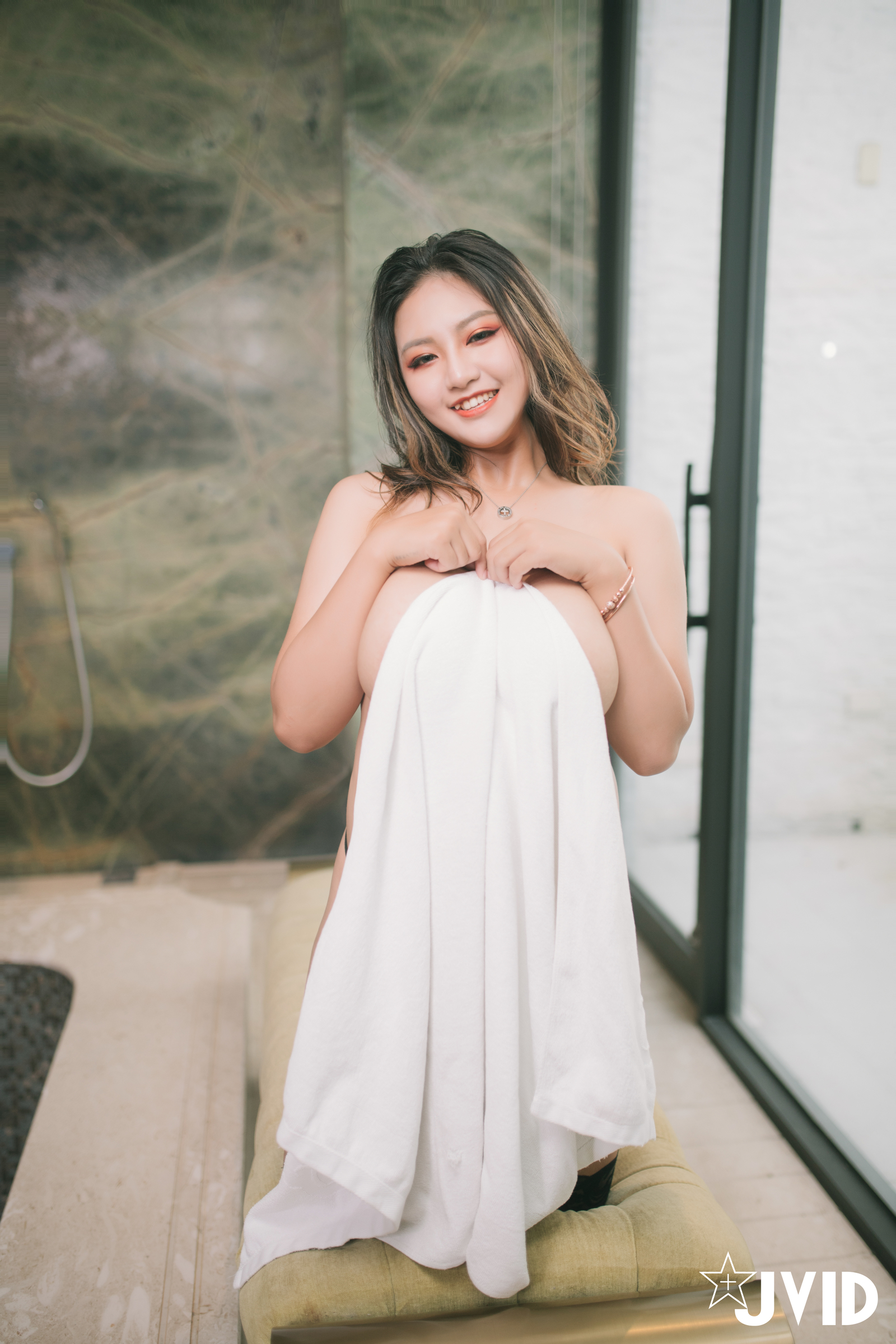 [JVID] Agelia安吉 – 爆乳风俗娘全身心地事奉-乳推全裸互动全身性按摩-为您服务 Body Massage