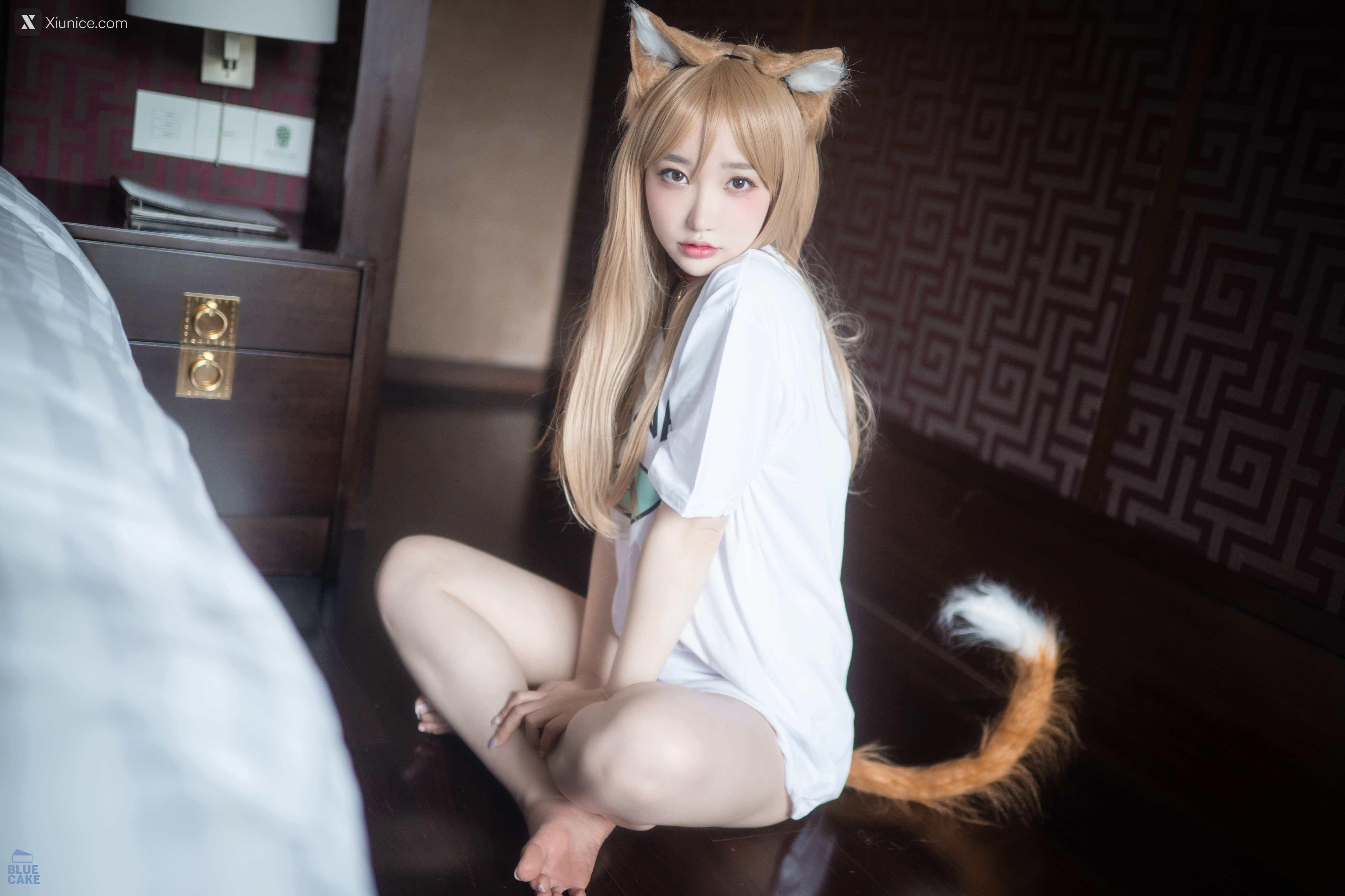 BLUECAKE Son Ye-Eun (손예은) – Puss Puss (+RED Ver + COSPLAY) 4K