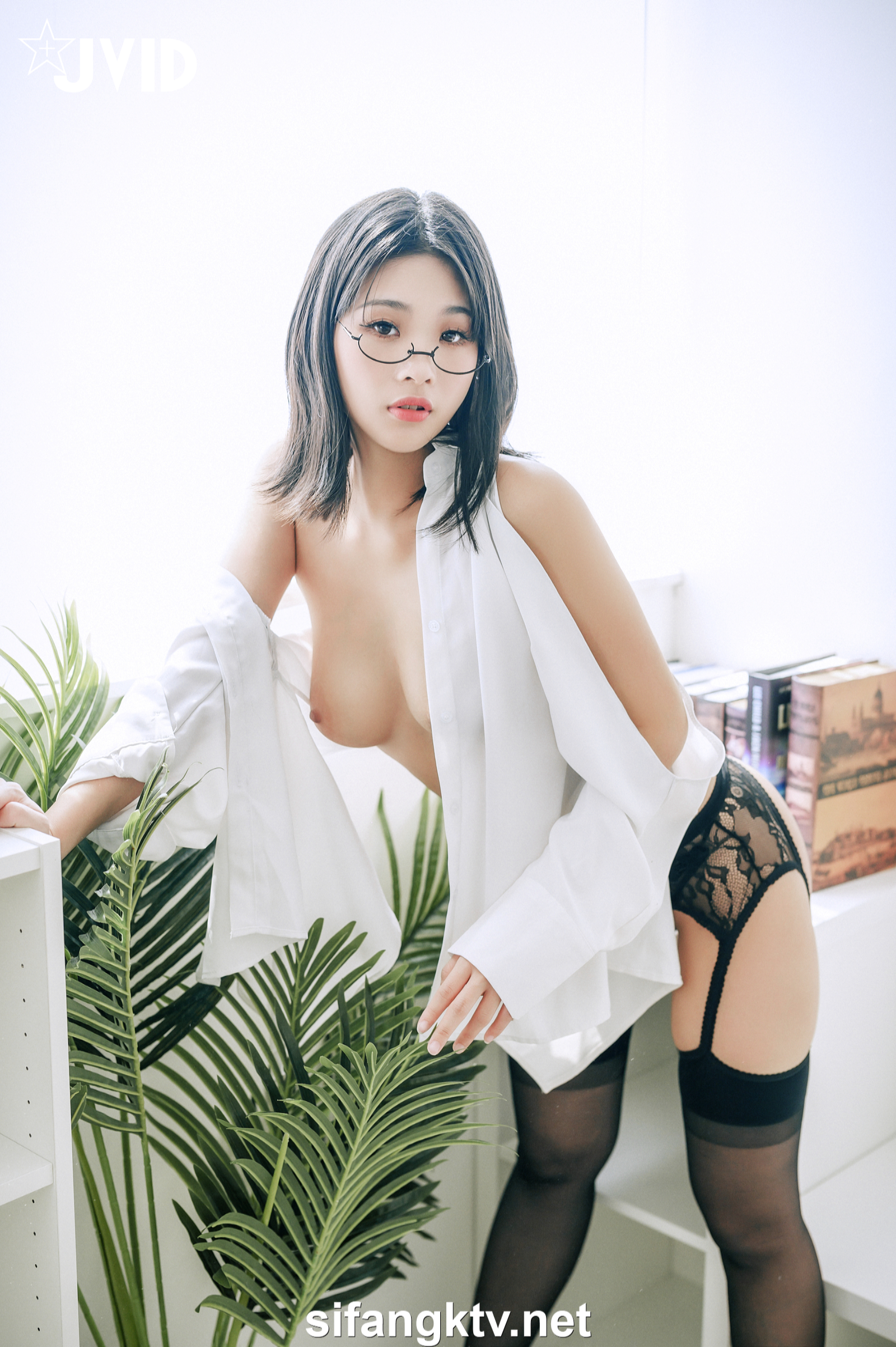 [JVID] 露露咪 – 性愛成癮の性感女教師