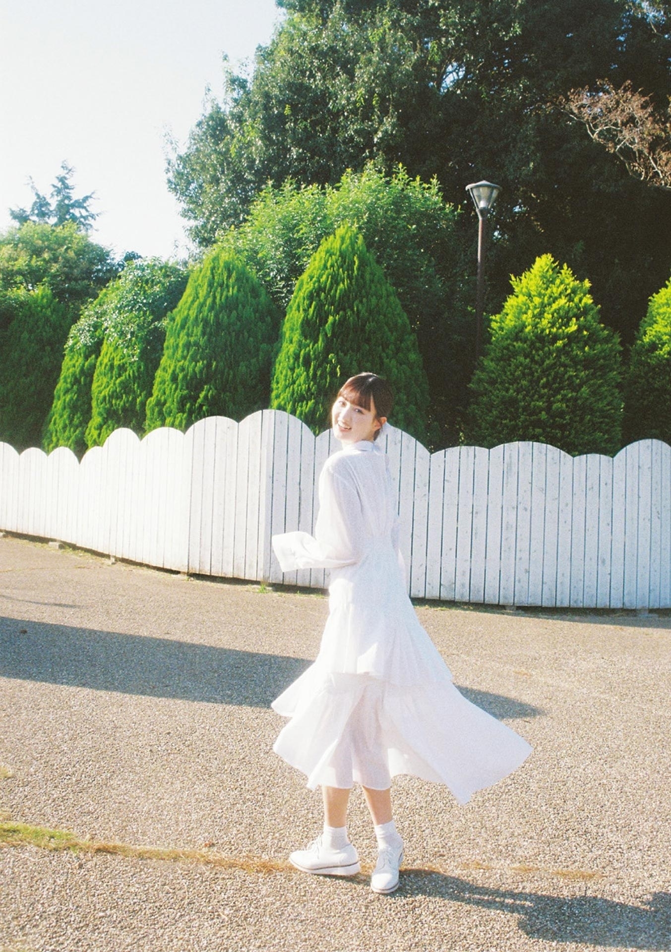 [Photobook] 鶴嶋乃愛 1stフォトエッセイ 微睡む花の様に