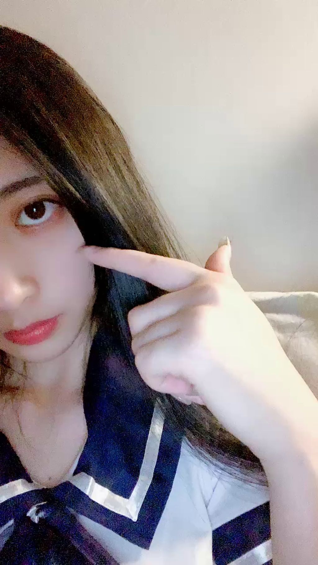 甜桃： 超高颜值 极品身材反差炸裂 玩法花样百出