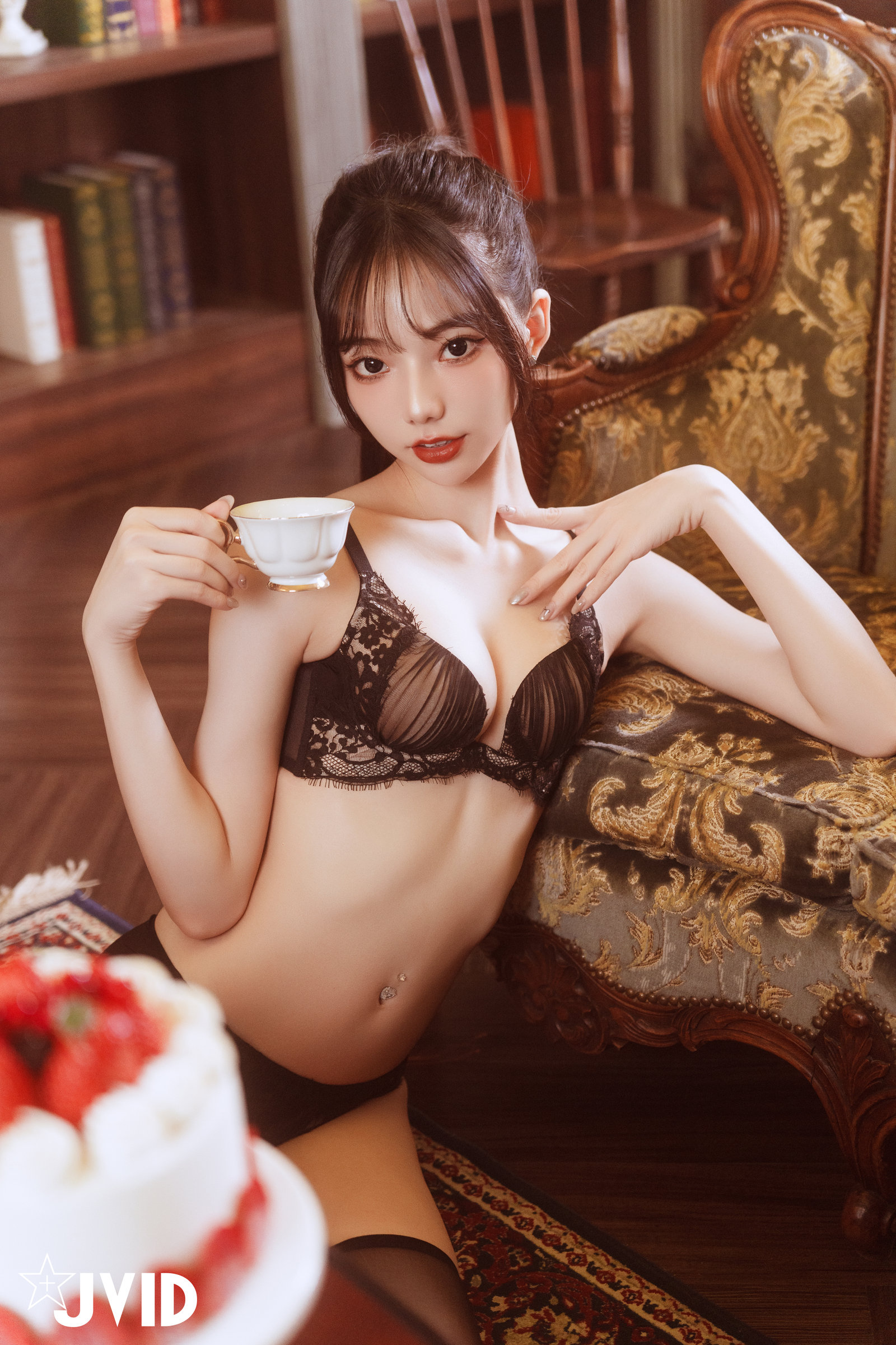 [JVID] 啾啾 – ゾンビ殭屍版女友注射愛の能量變成人類!!!