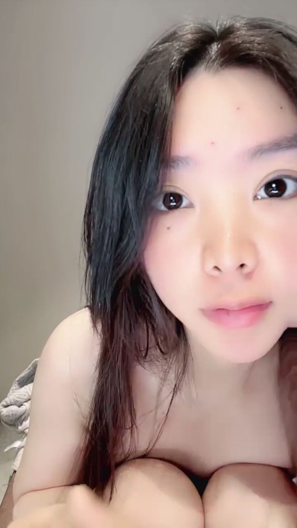 小爱： 舞蹈系气质女神 妖娆热舞 激烈喷水